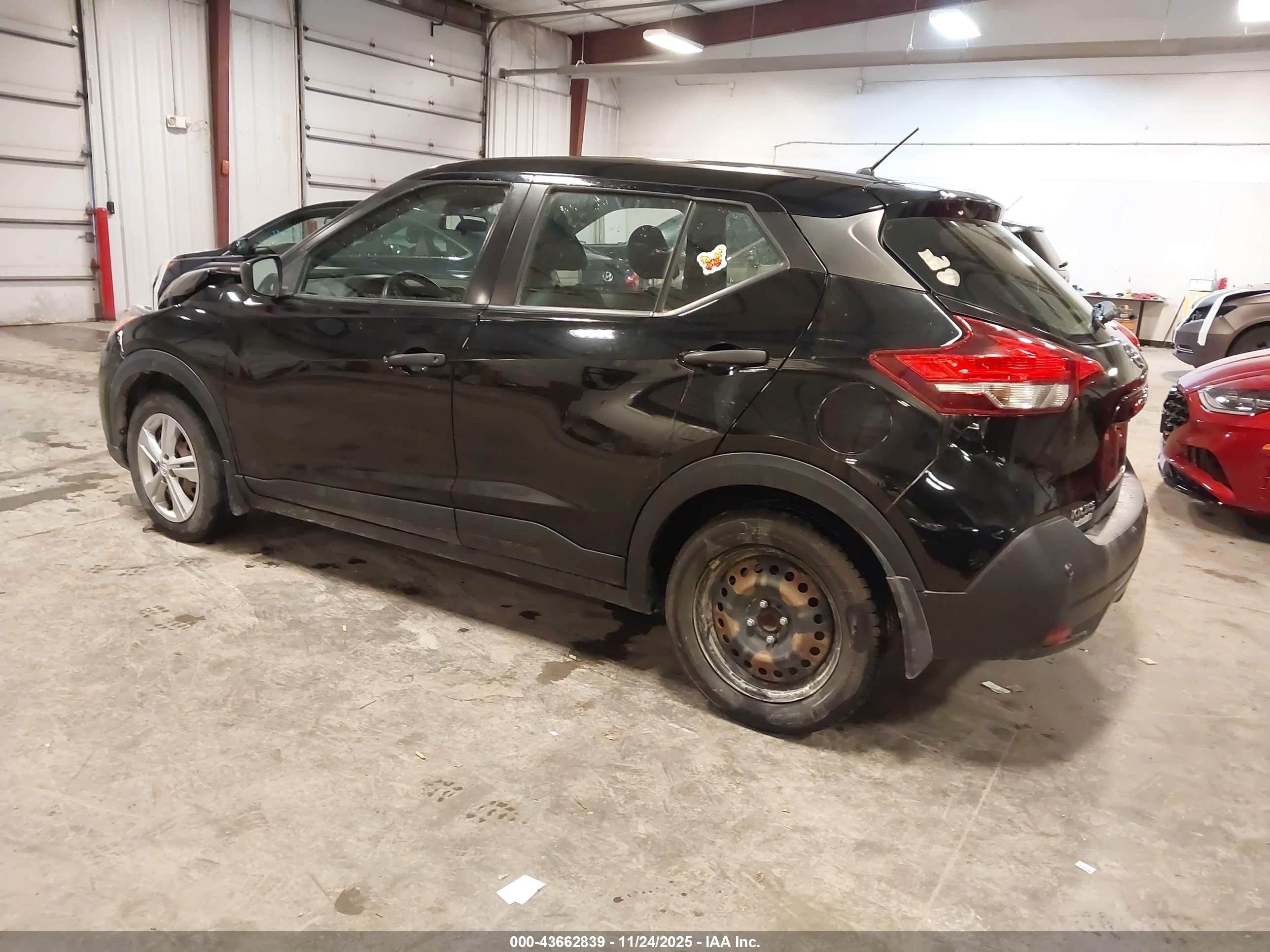 NISSAN KICKS image 3