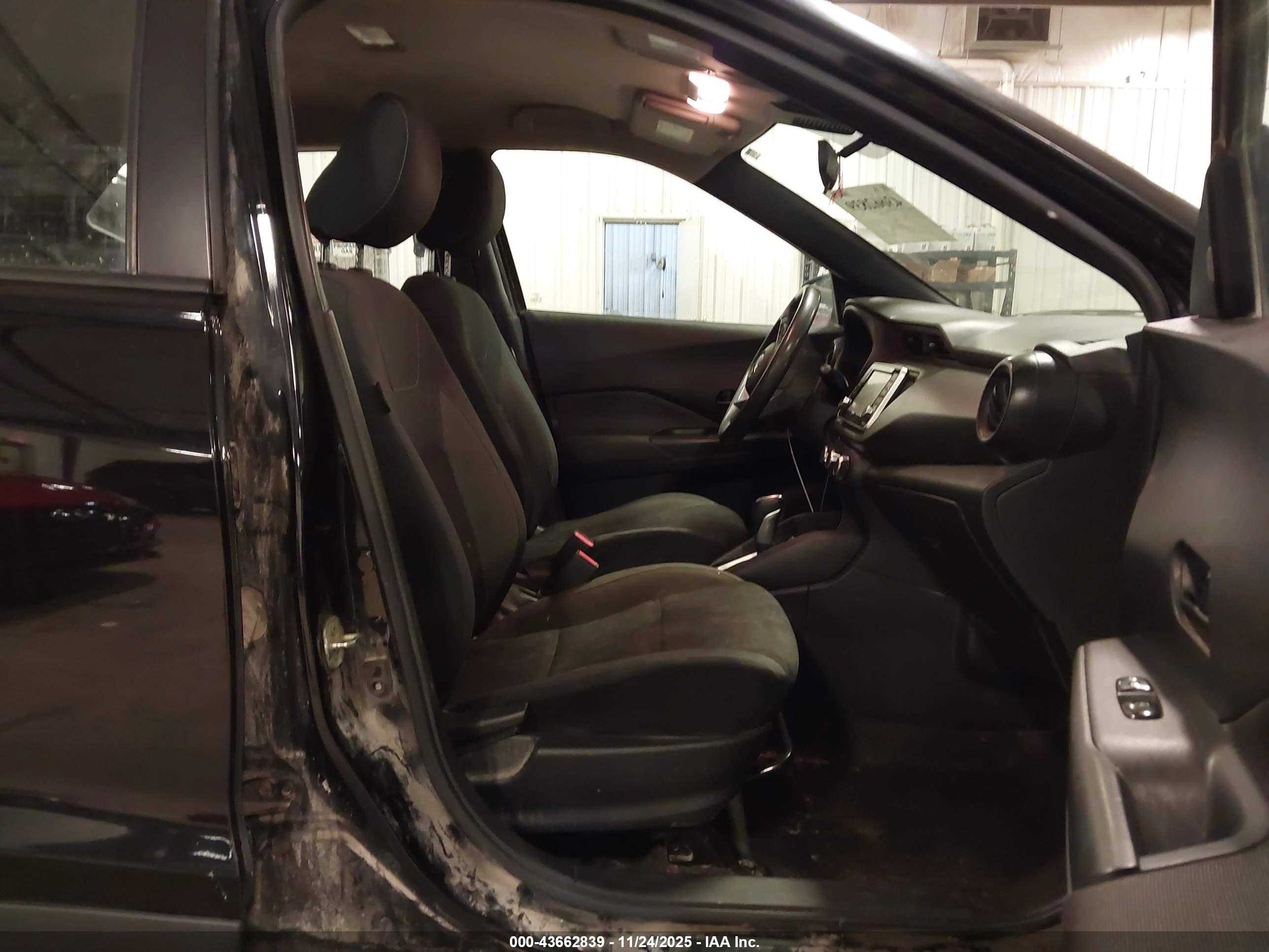 NISSAN KICKS image 5