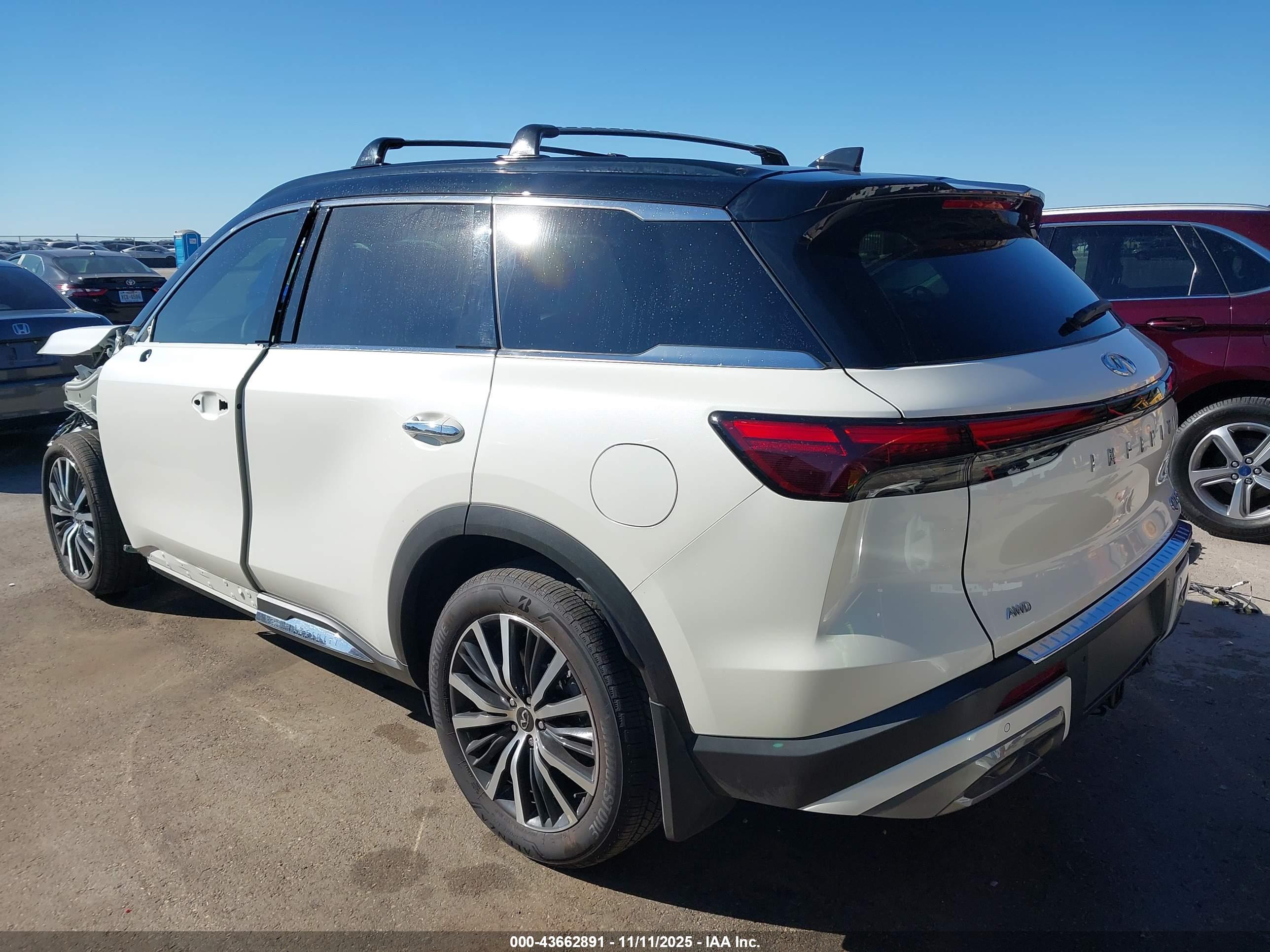 INFINITI QX60 image 3
