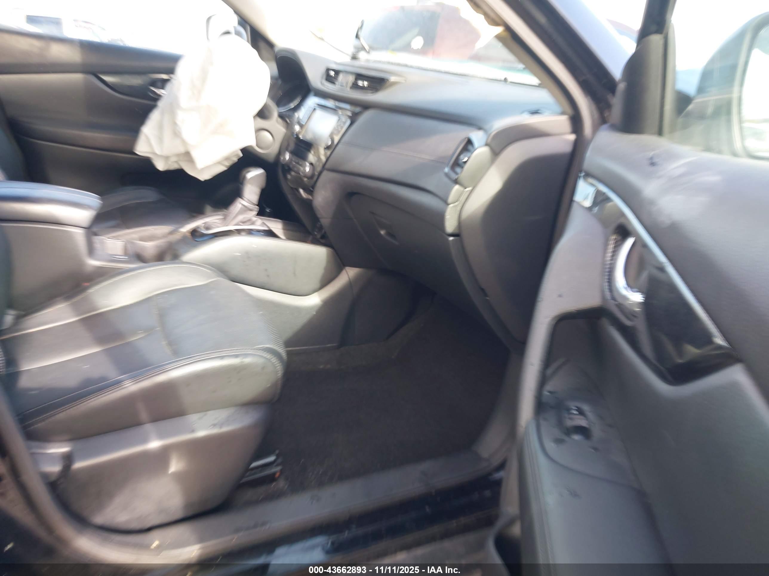 NISSAN ROGUE image 5