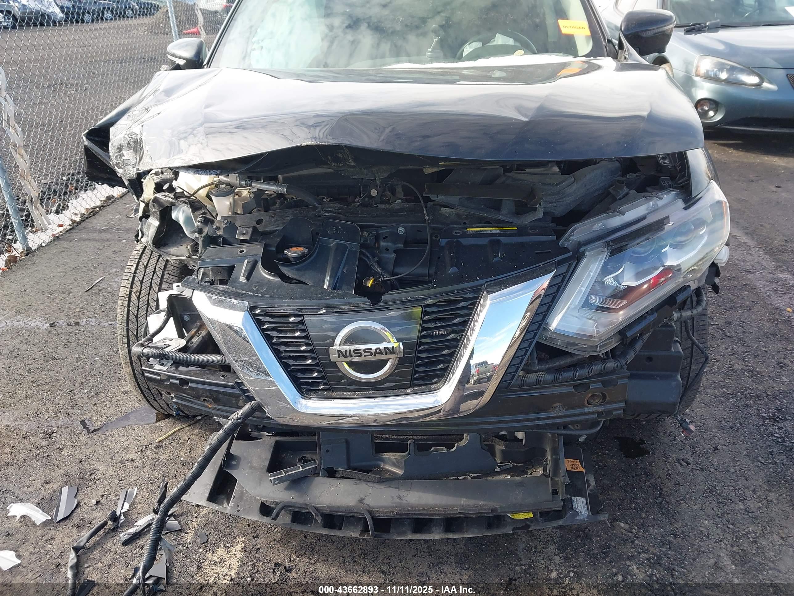 NISSAN ROGUE image 6