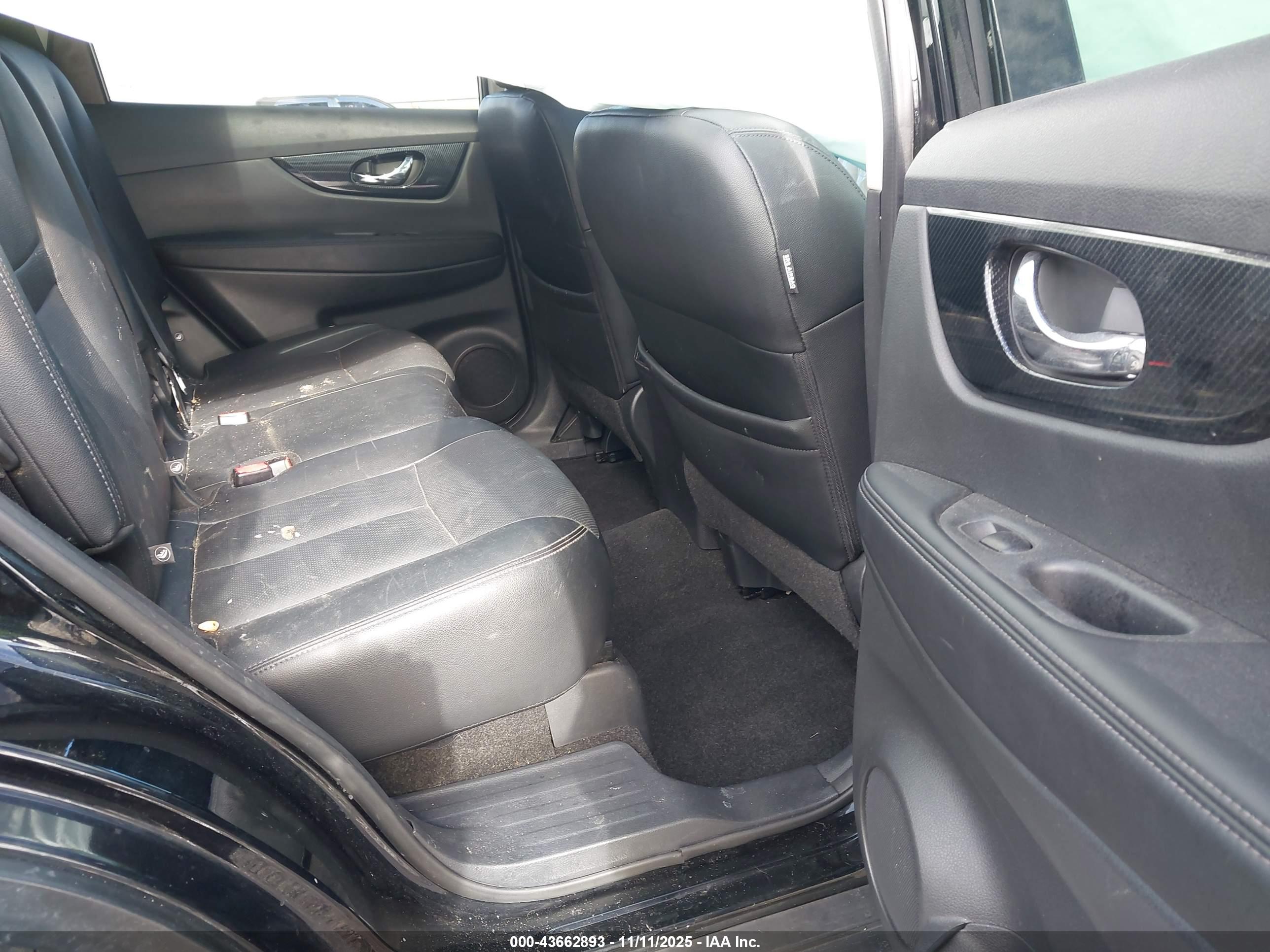 NISSAN ROGUE image 8