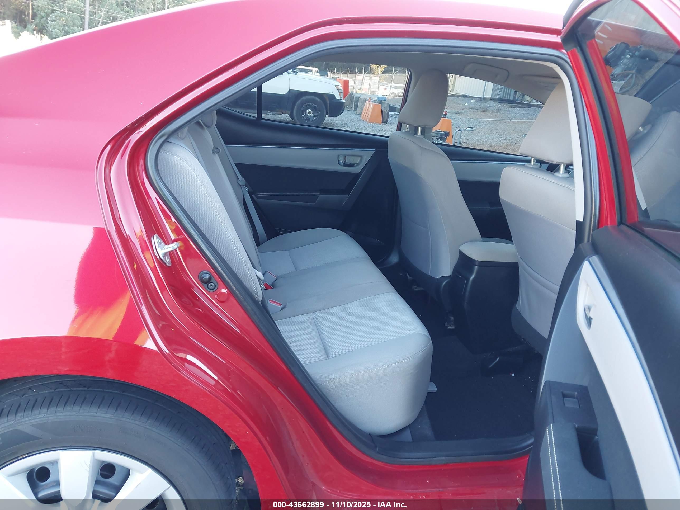 TOYOTA COROLLA image 8