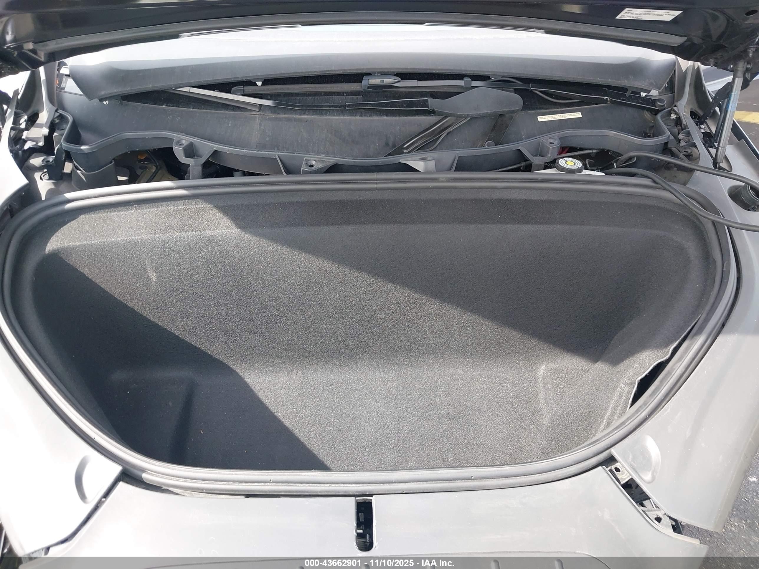 TESLA MODEL image 10