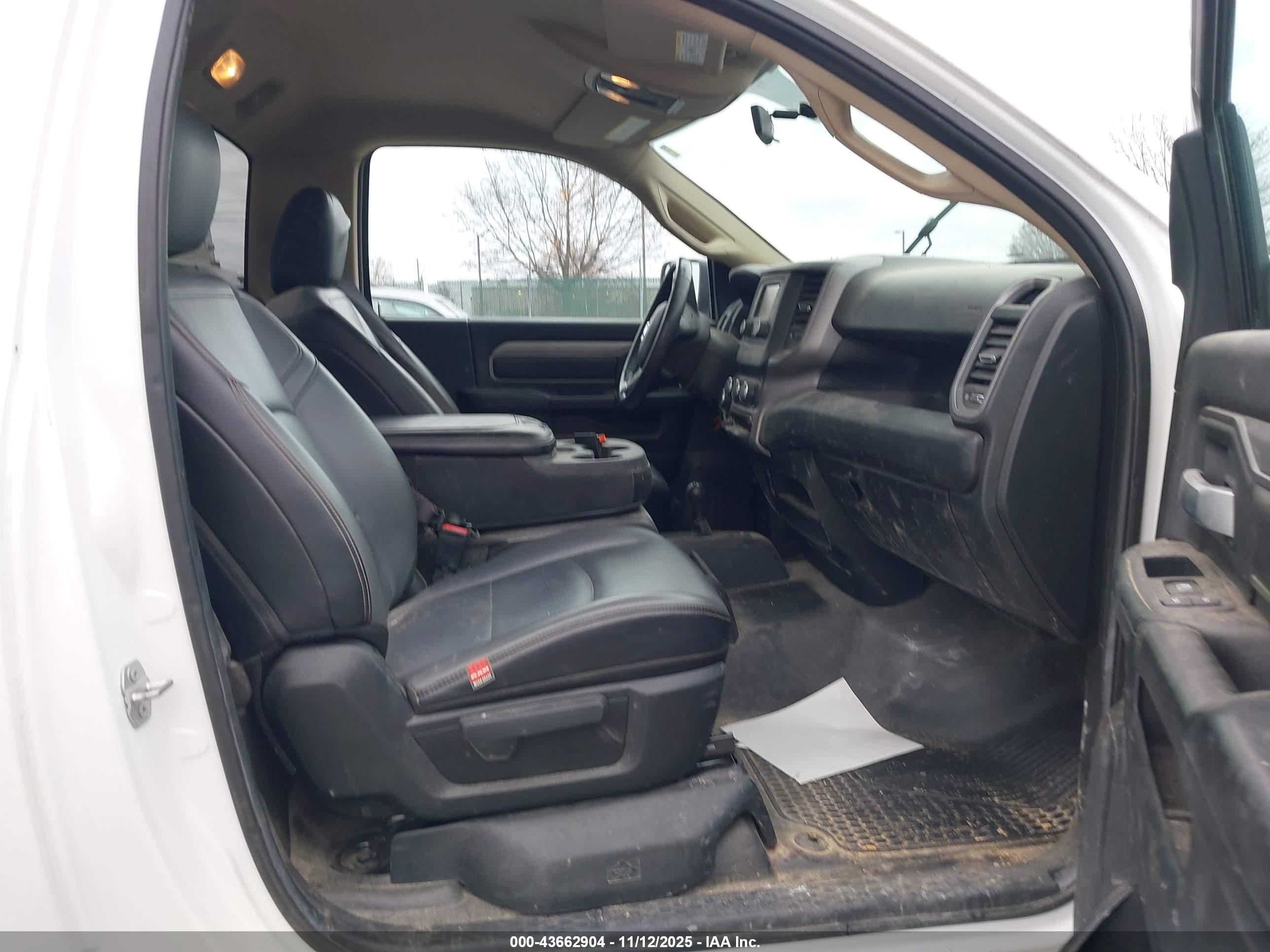RAM 2500 image 5