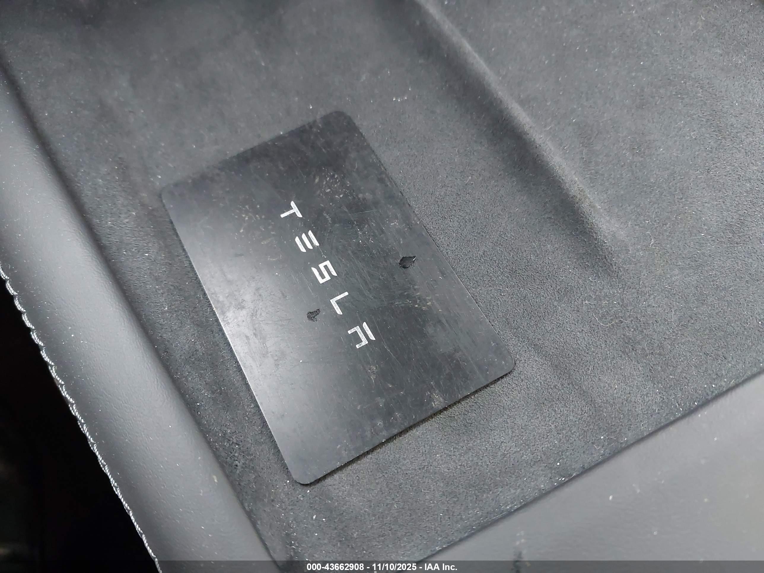 TESLA MODEL image 11