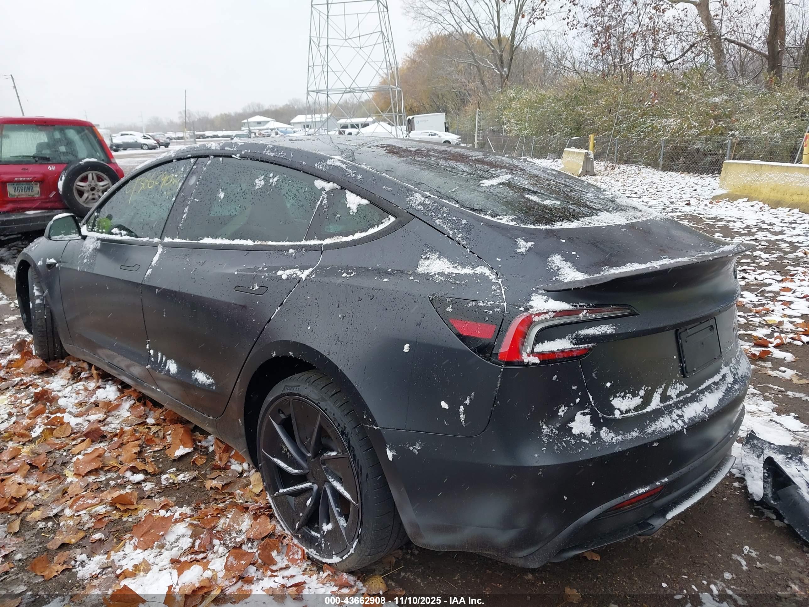 TESLA MODEL image 3