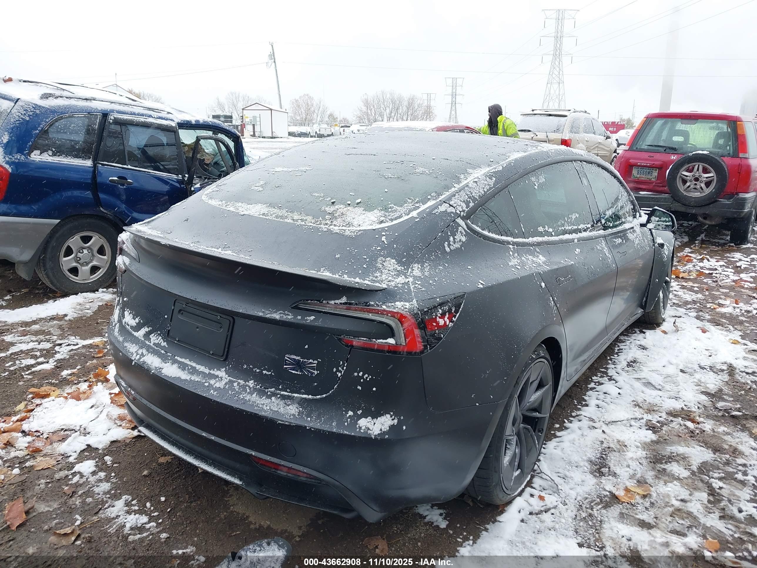 TESLA MODEL image 4
