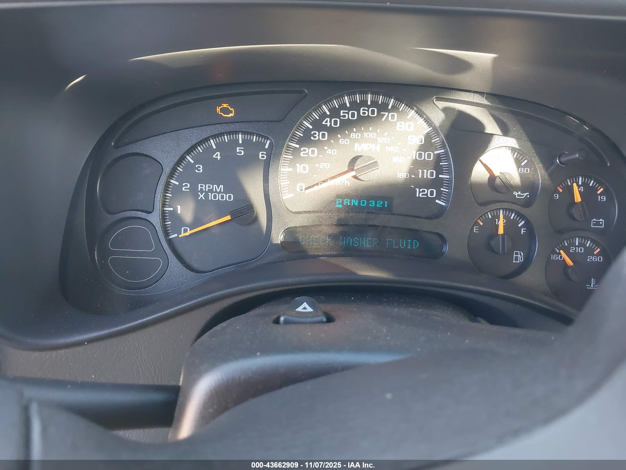CHEVROLET SILVERADO image 7