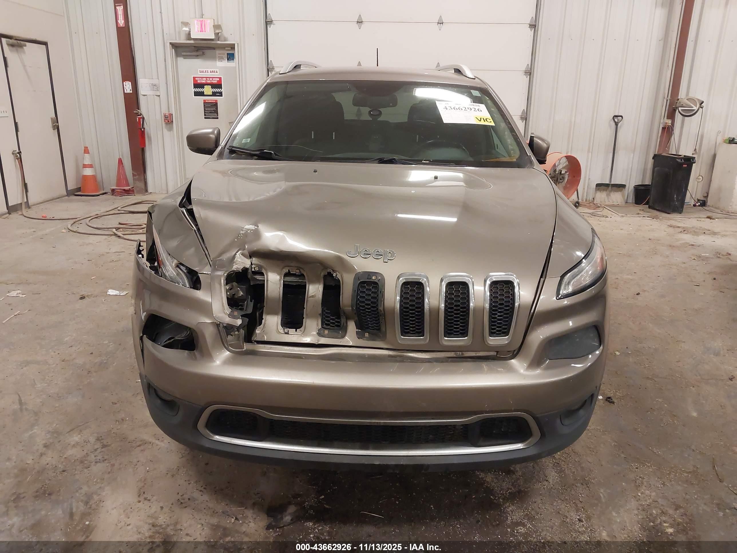 JEEP CHEROKEE image 6