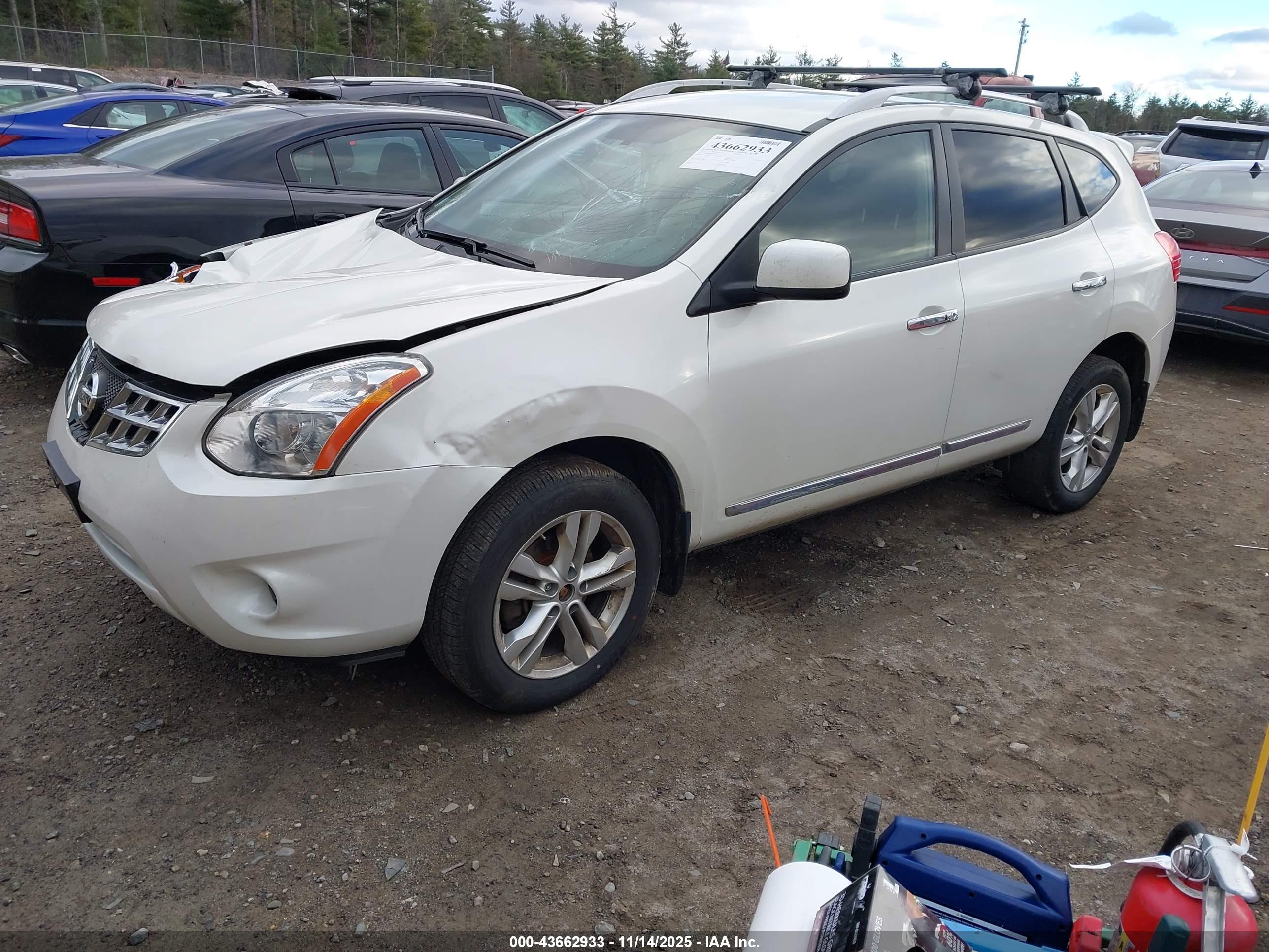 NISSAN ROGUE image 2