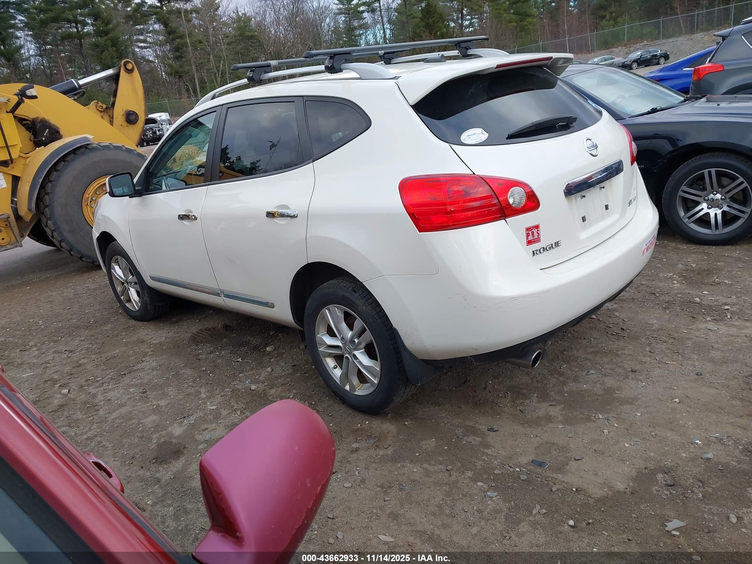 NISSAN ROGUE image 3