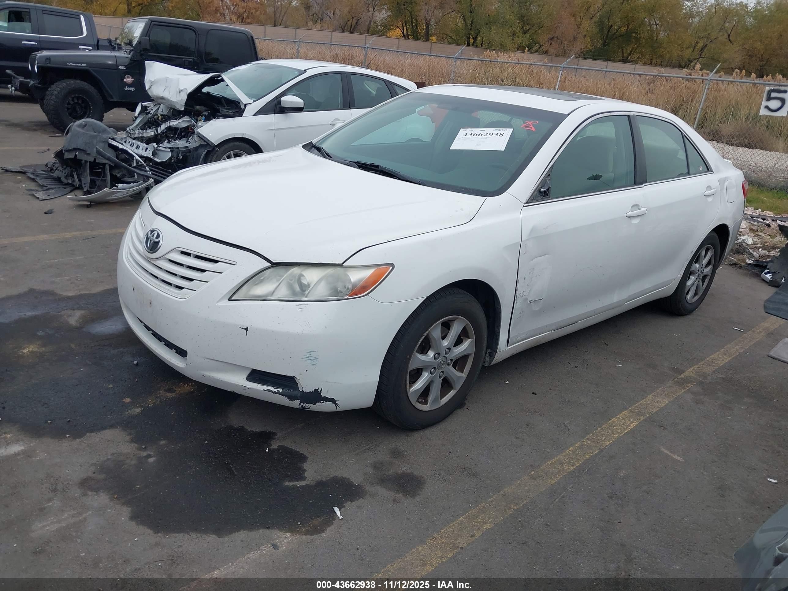 TOYOTA CAMRY image 2