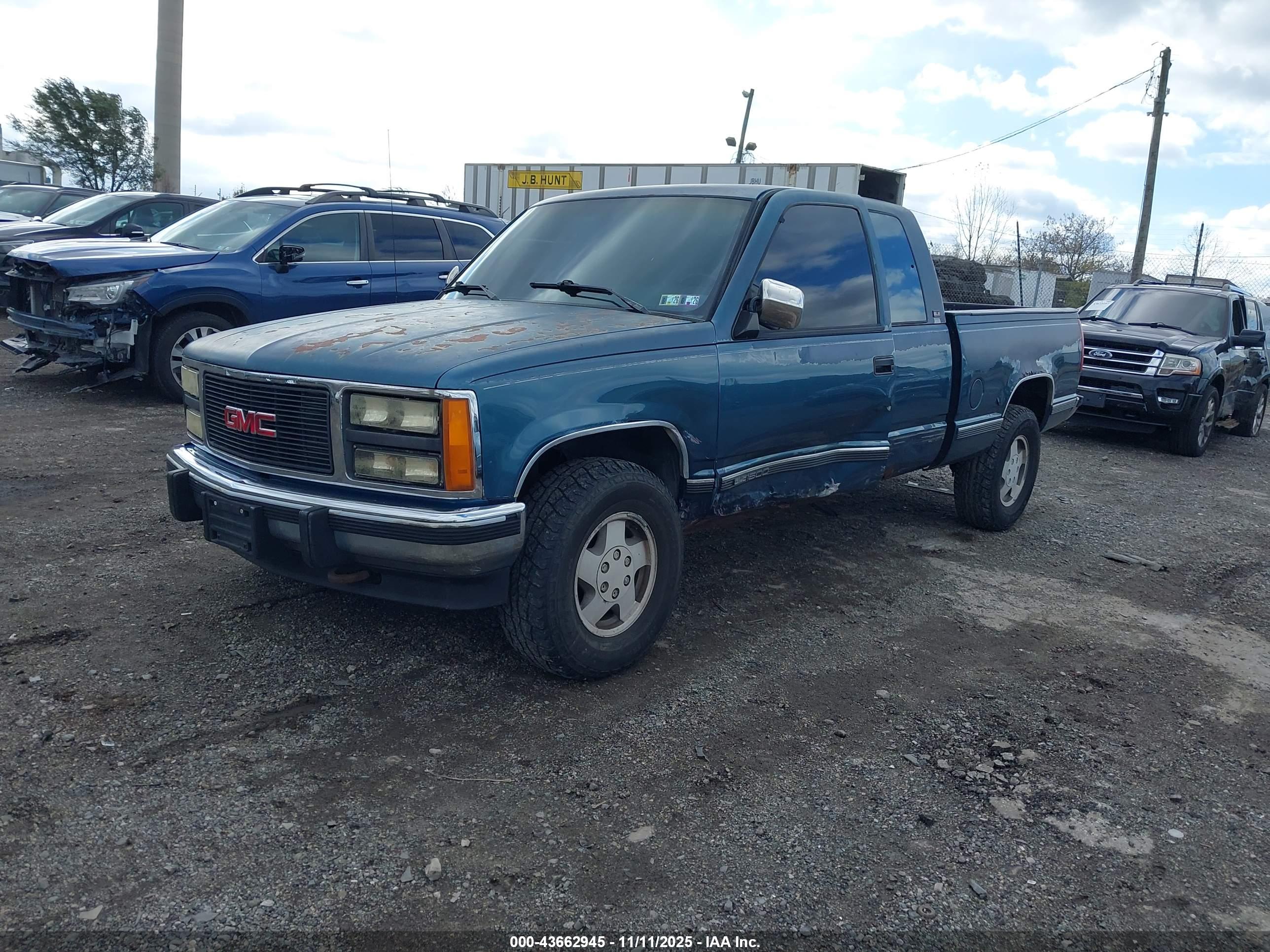 GMC SIERRA image 2