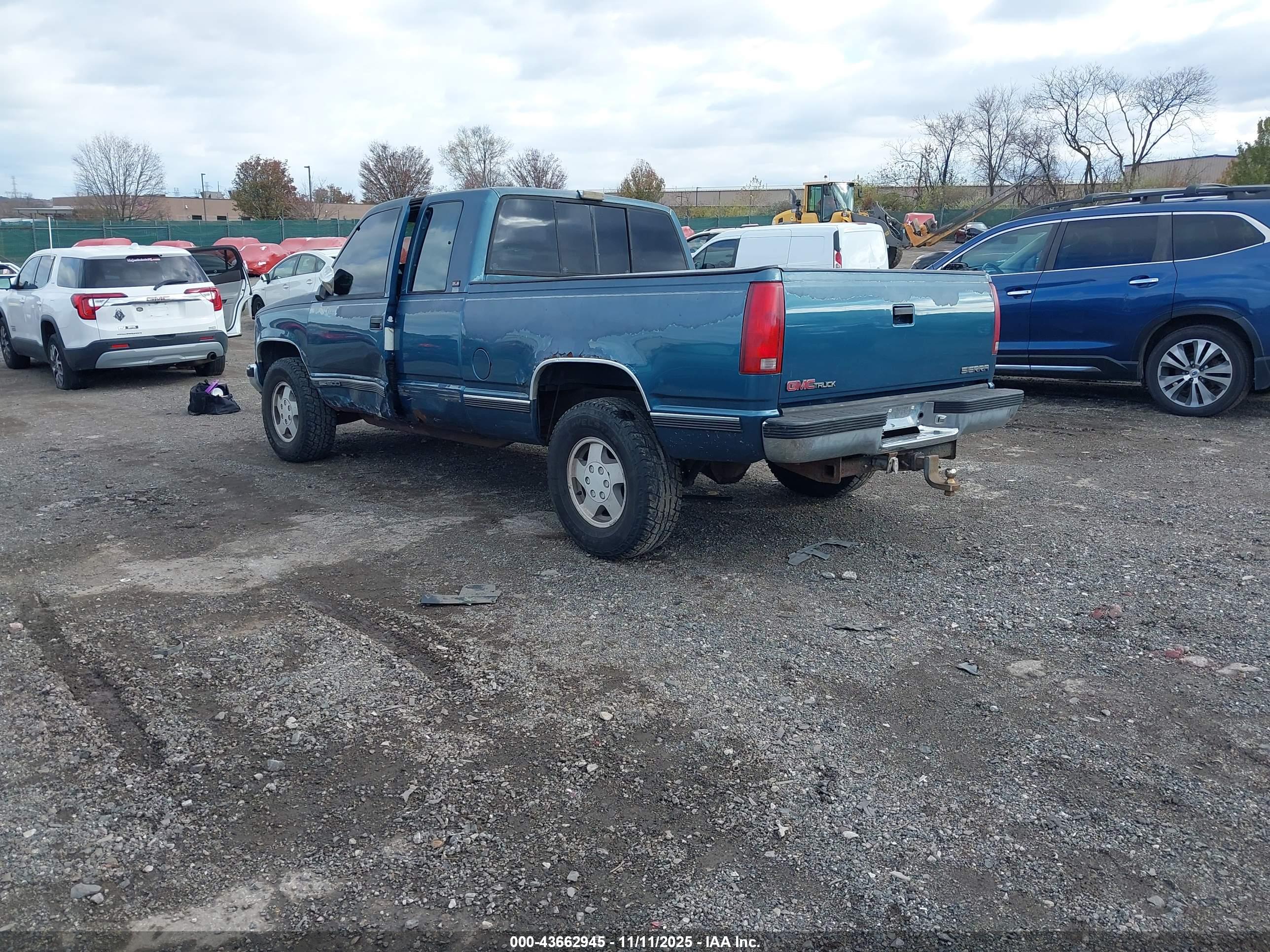 GMC SIERRA image 3