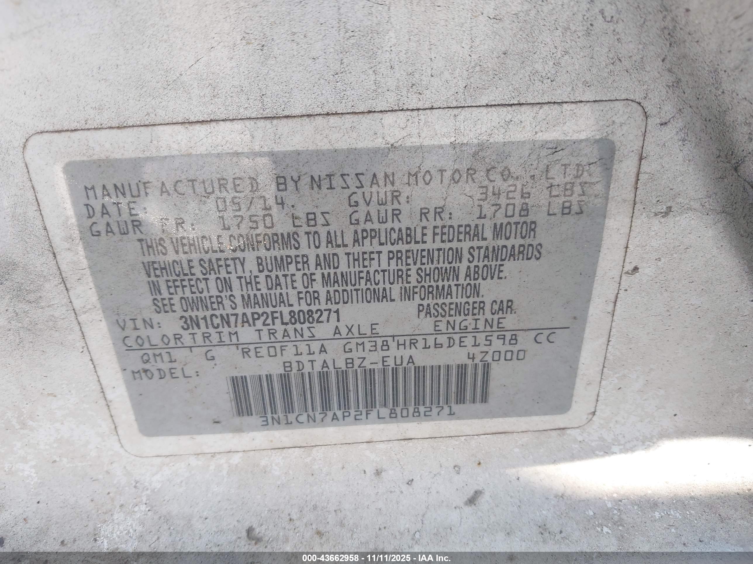 NISSAN VERSA image 9