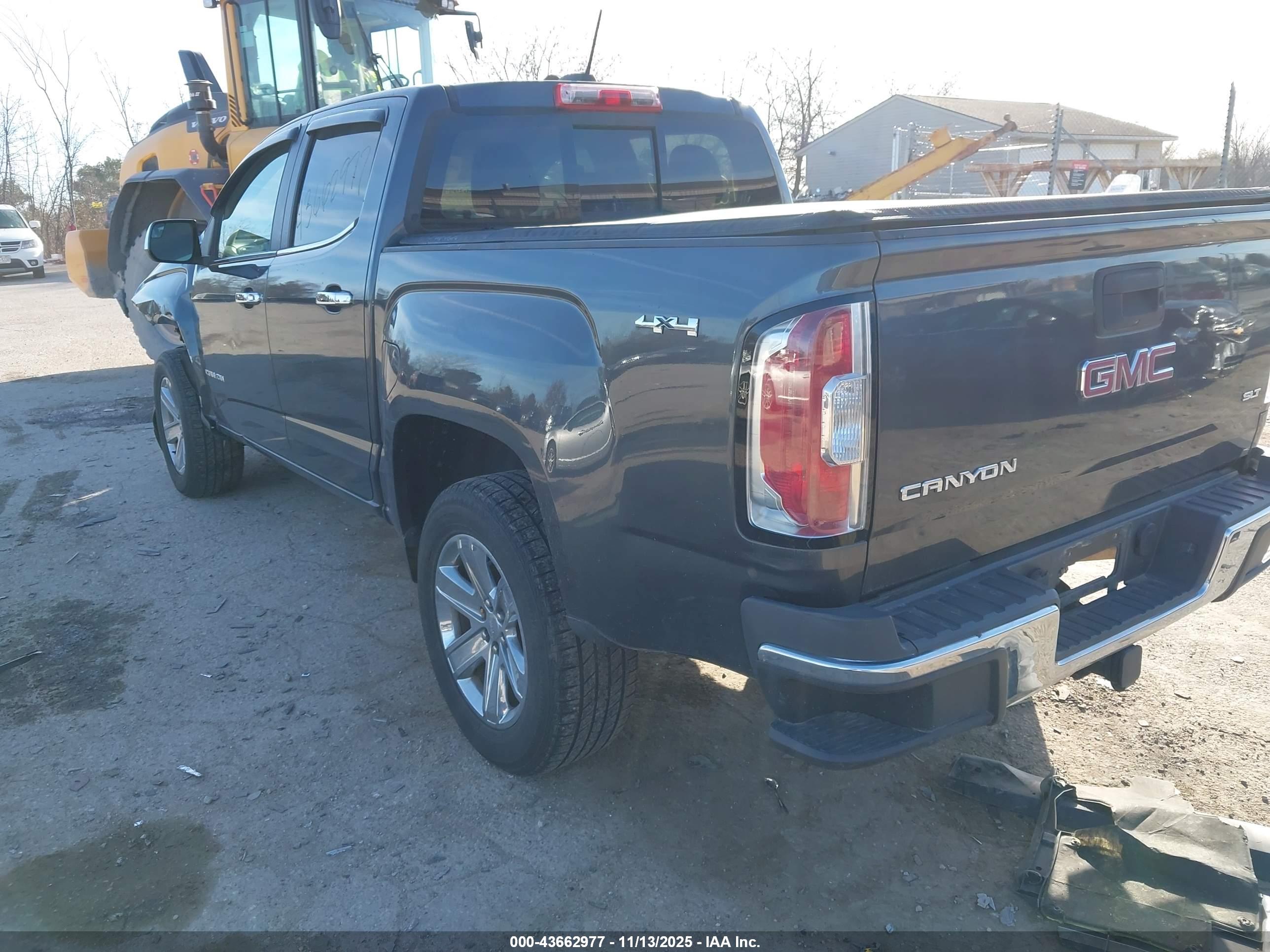 GMC CANYON image 3