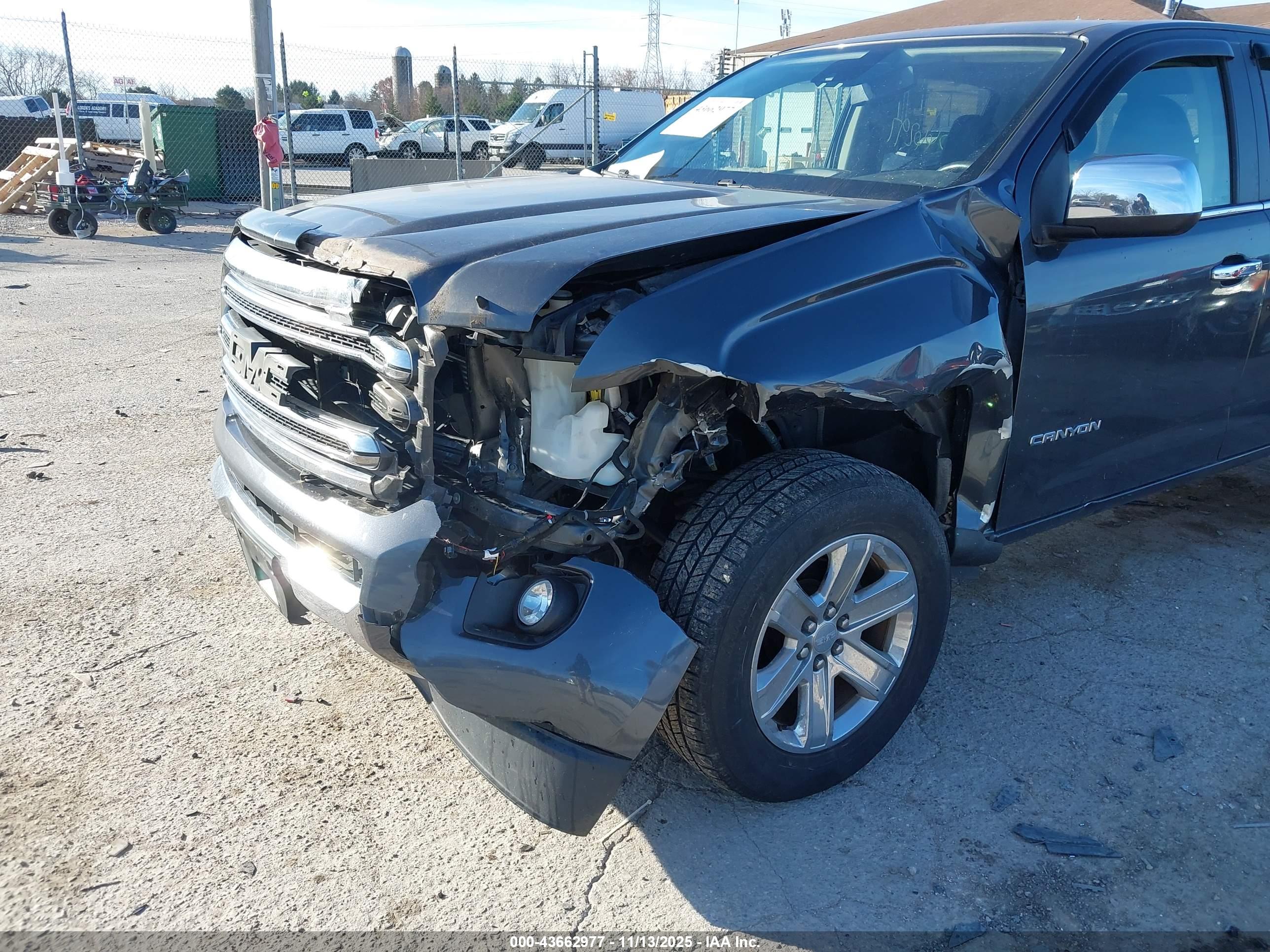 GMC CANYON image 6