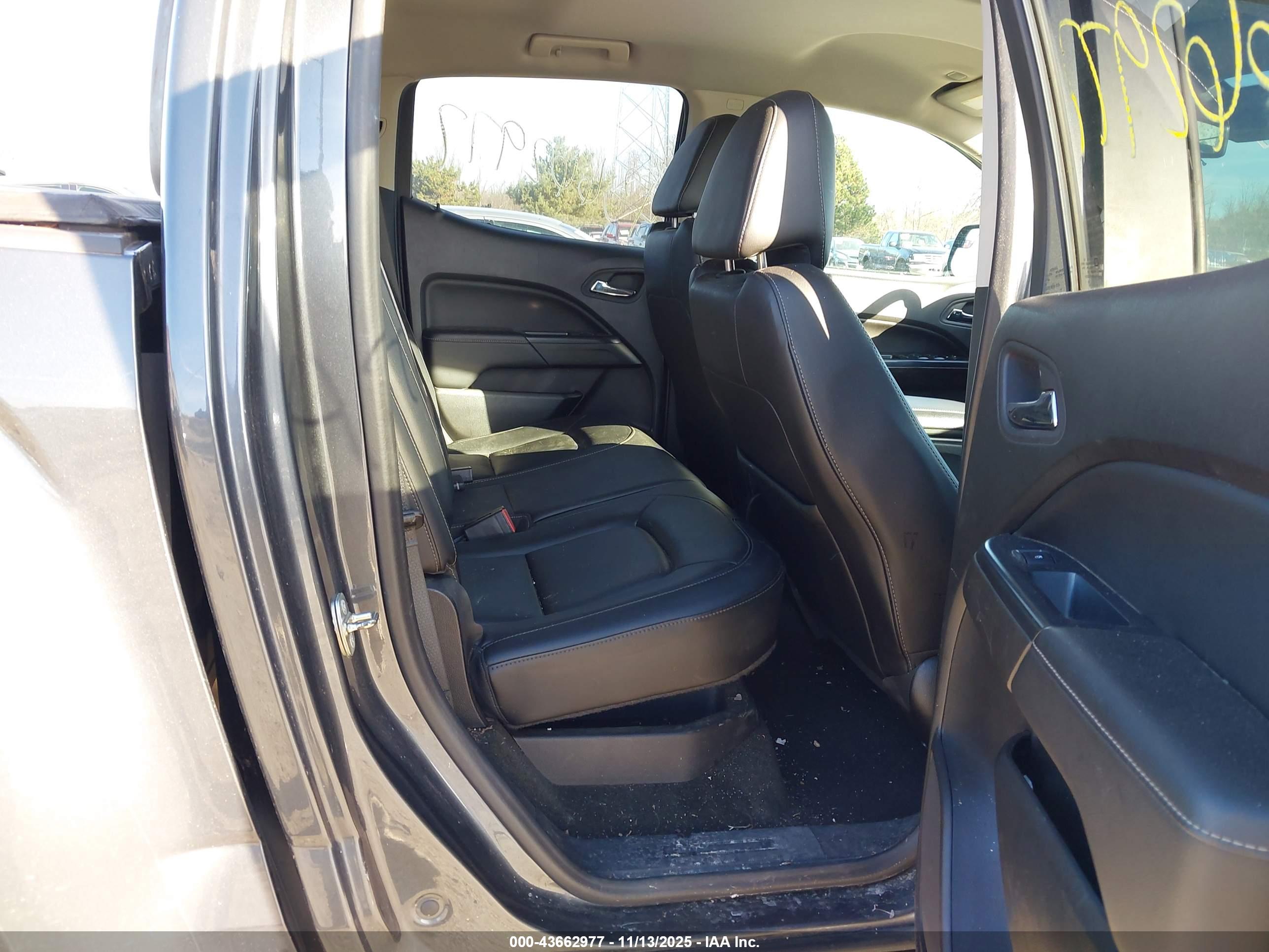 GMC CANYON image 8