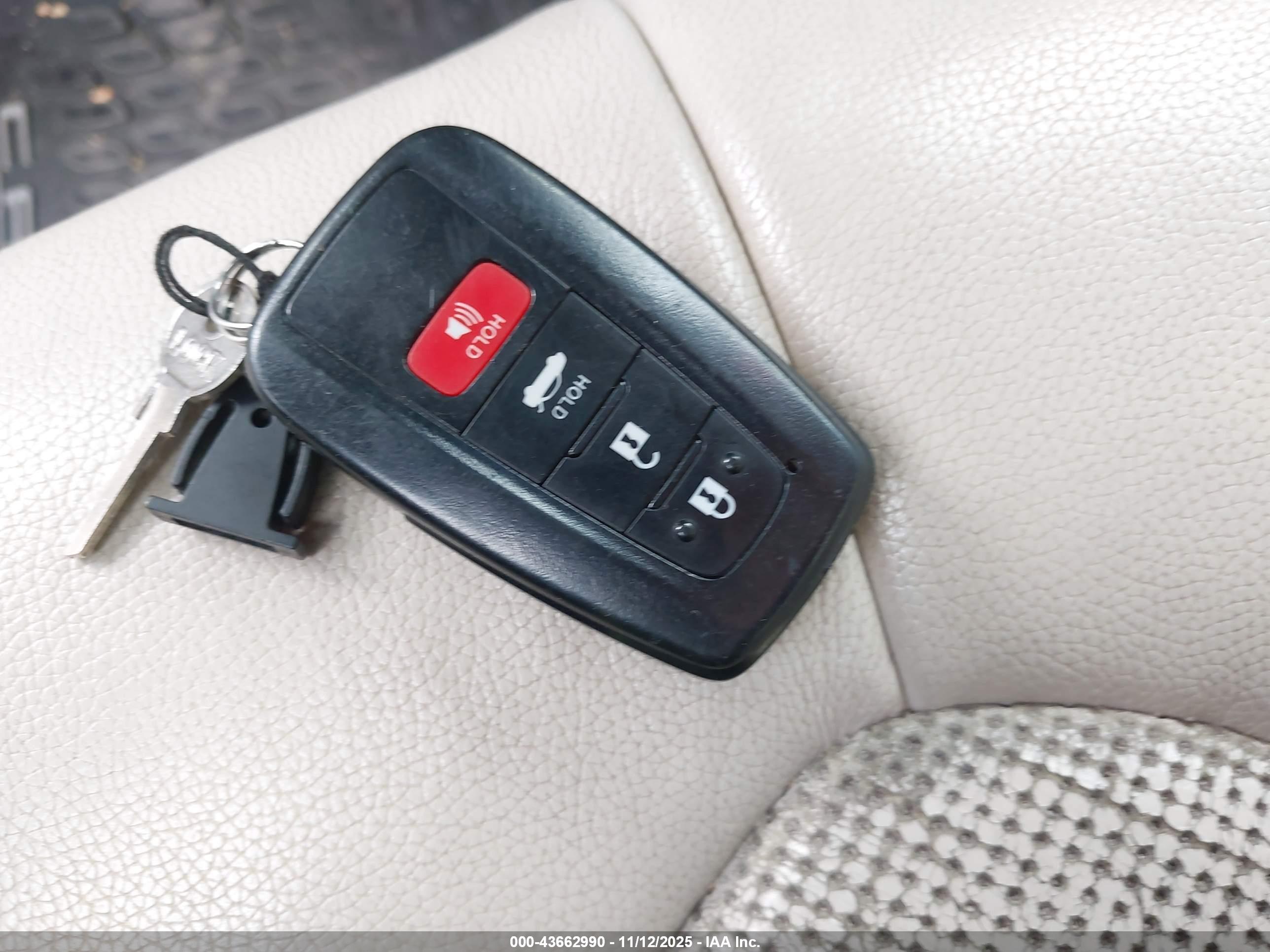 TOYOTA CAMRY image 11