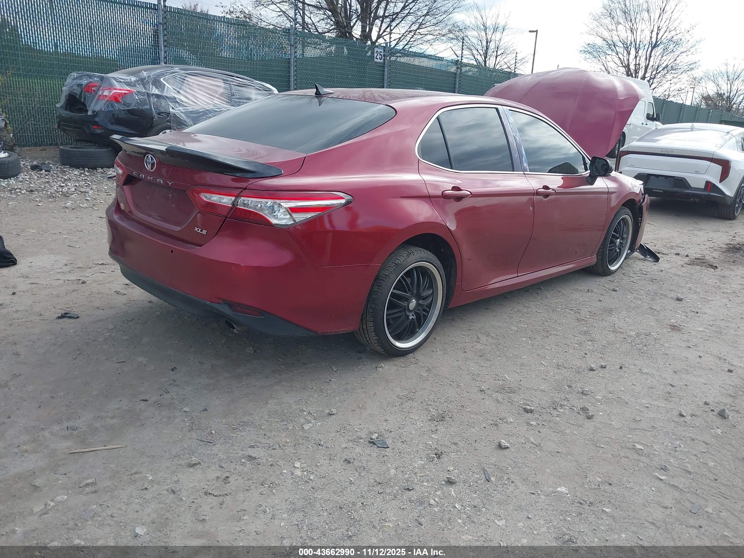 TOYOTA CAMRY image 4