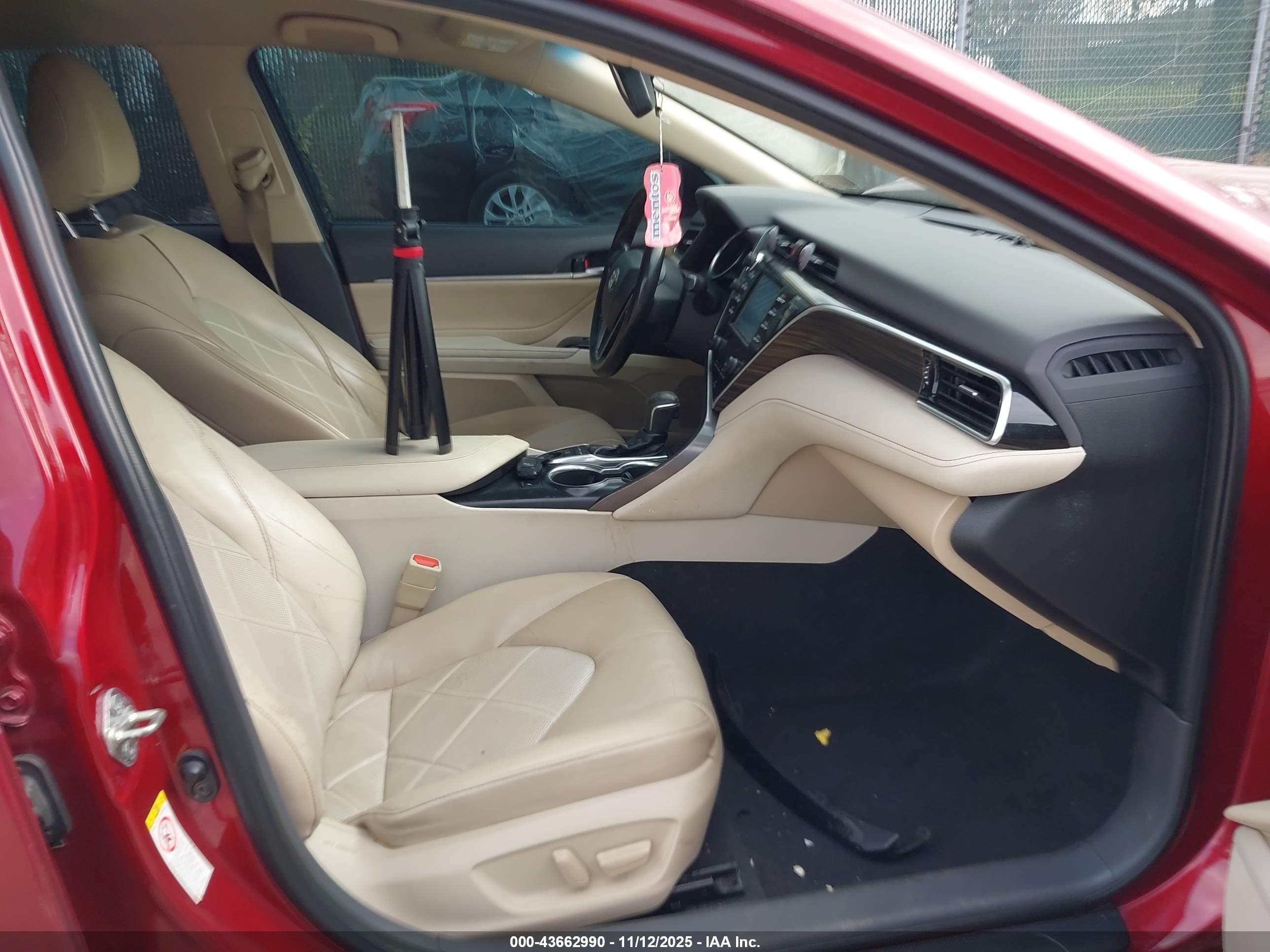 TOYOTA CAMRY image 5