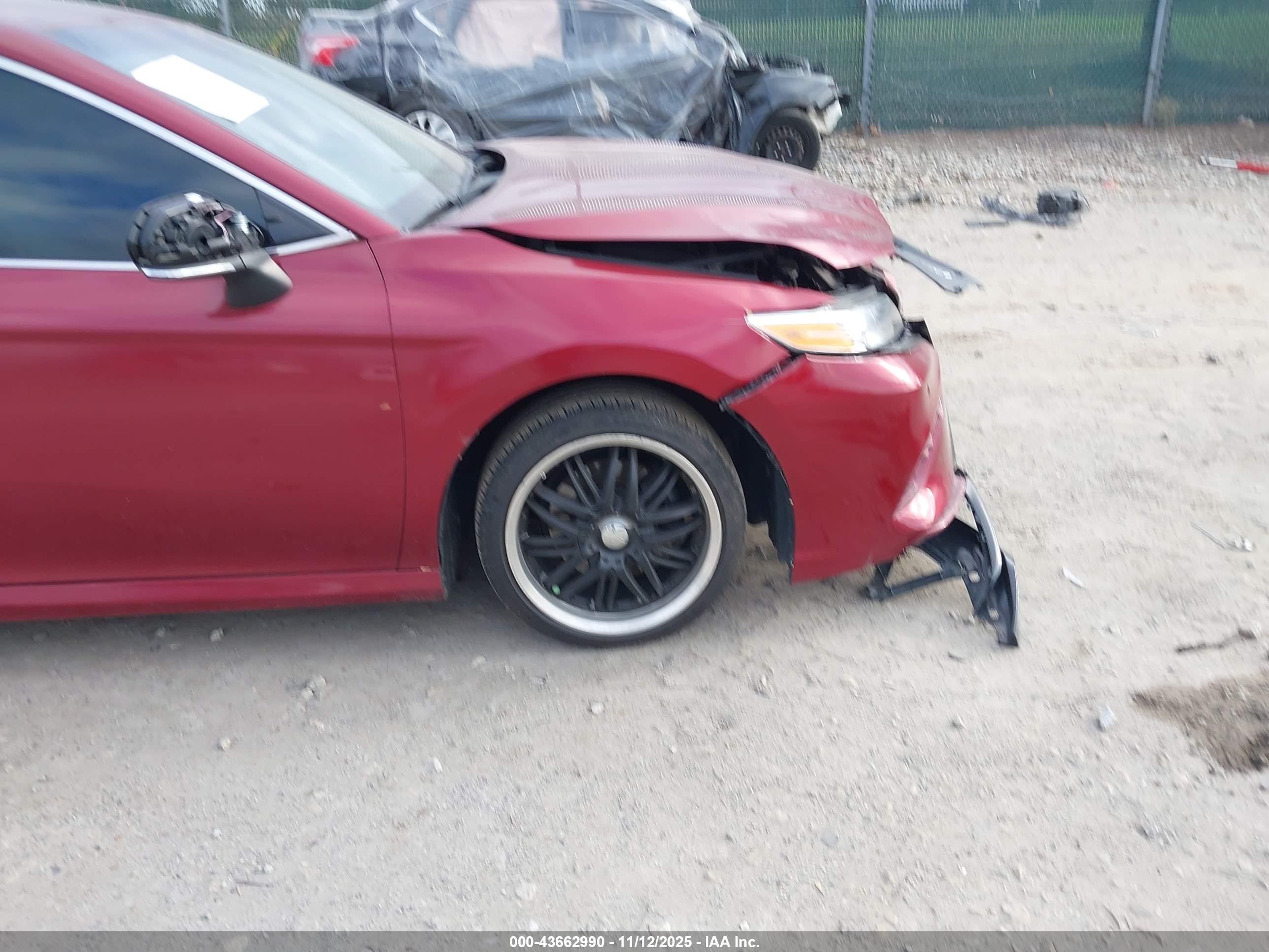 TOYOTA CAMRY image 6