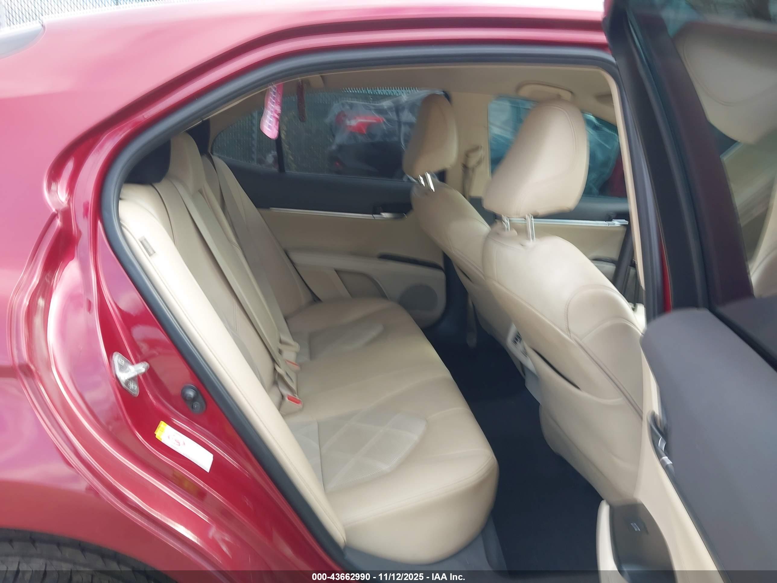 TOYOTA CAMRY image 8