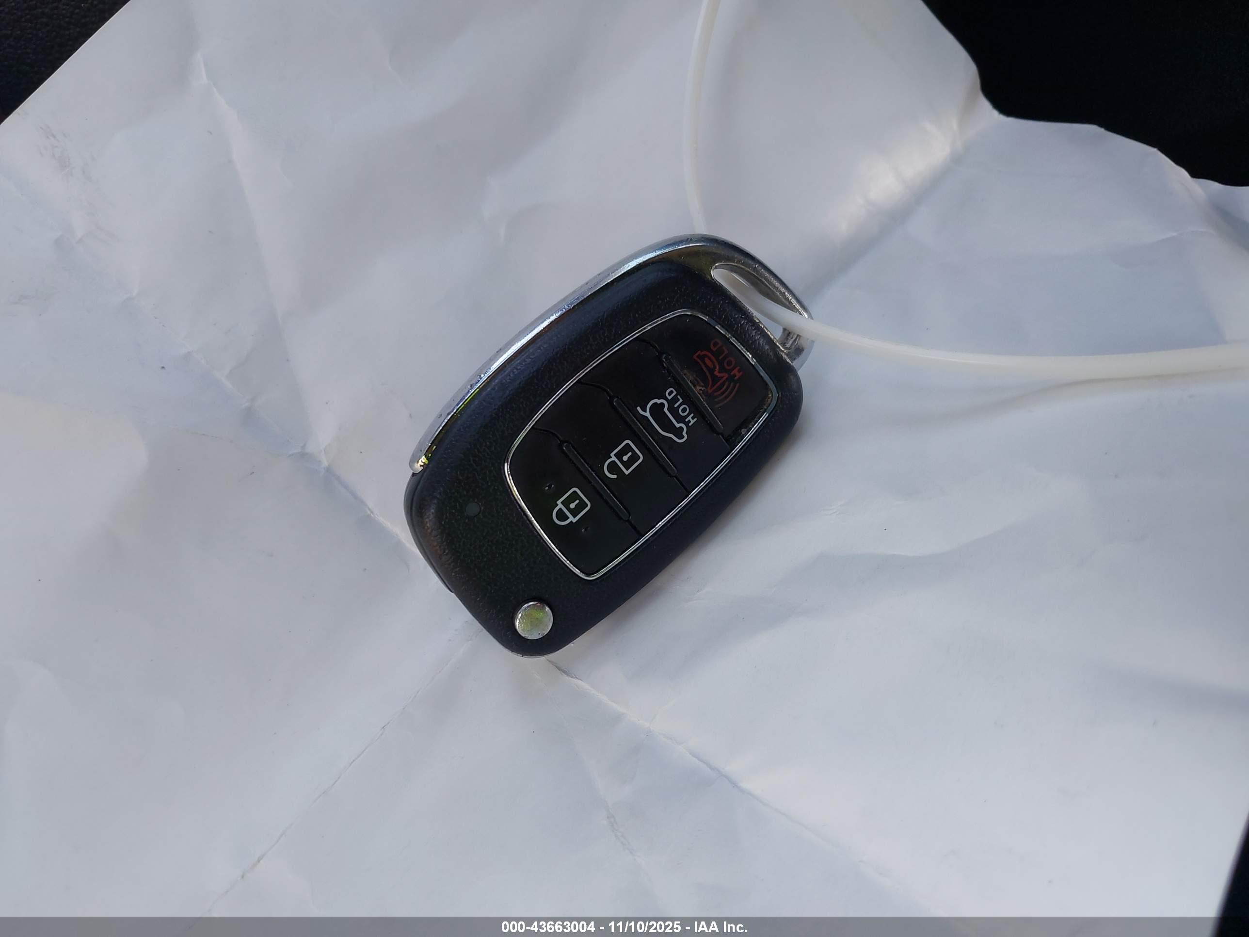 HYUNDAI TUCSON image 11