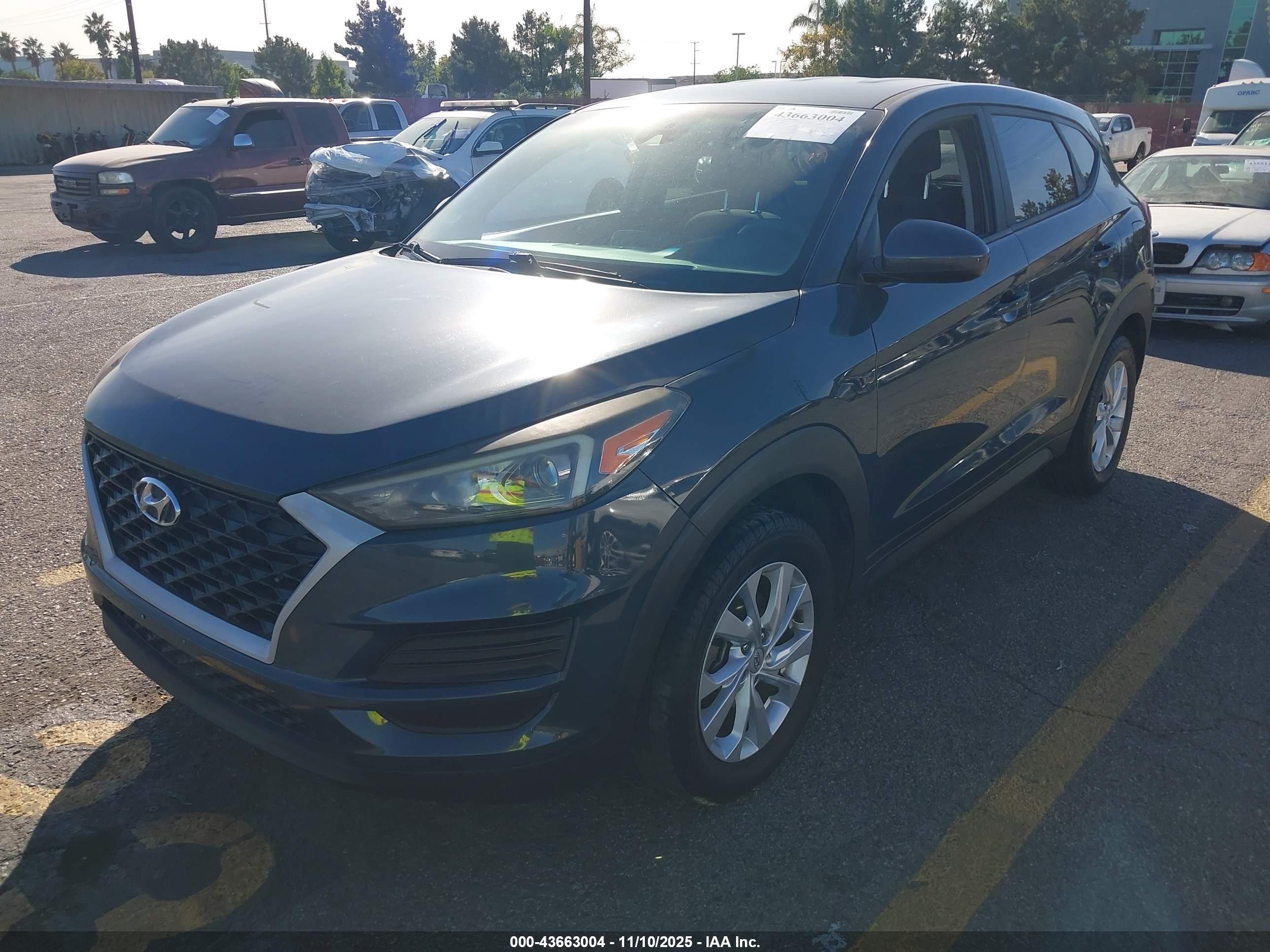 HYUNDAI TUCSON image 2
