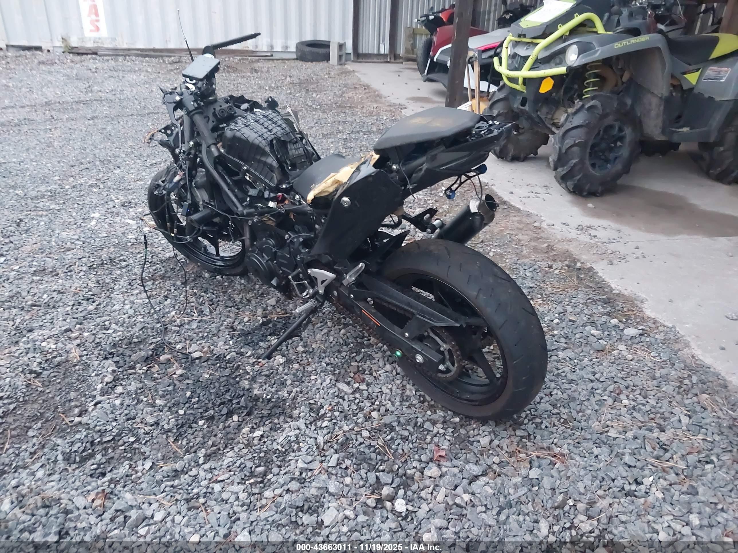 KAWASAKI EX400 image 3