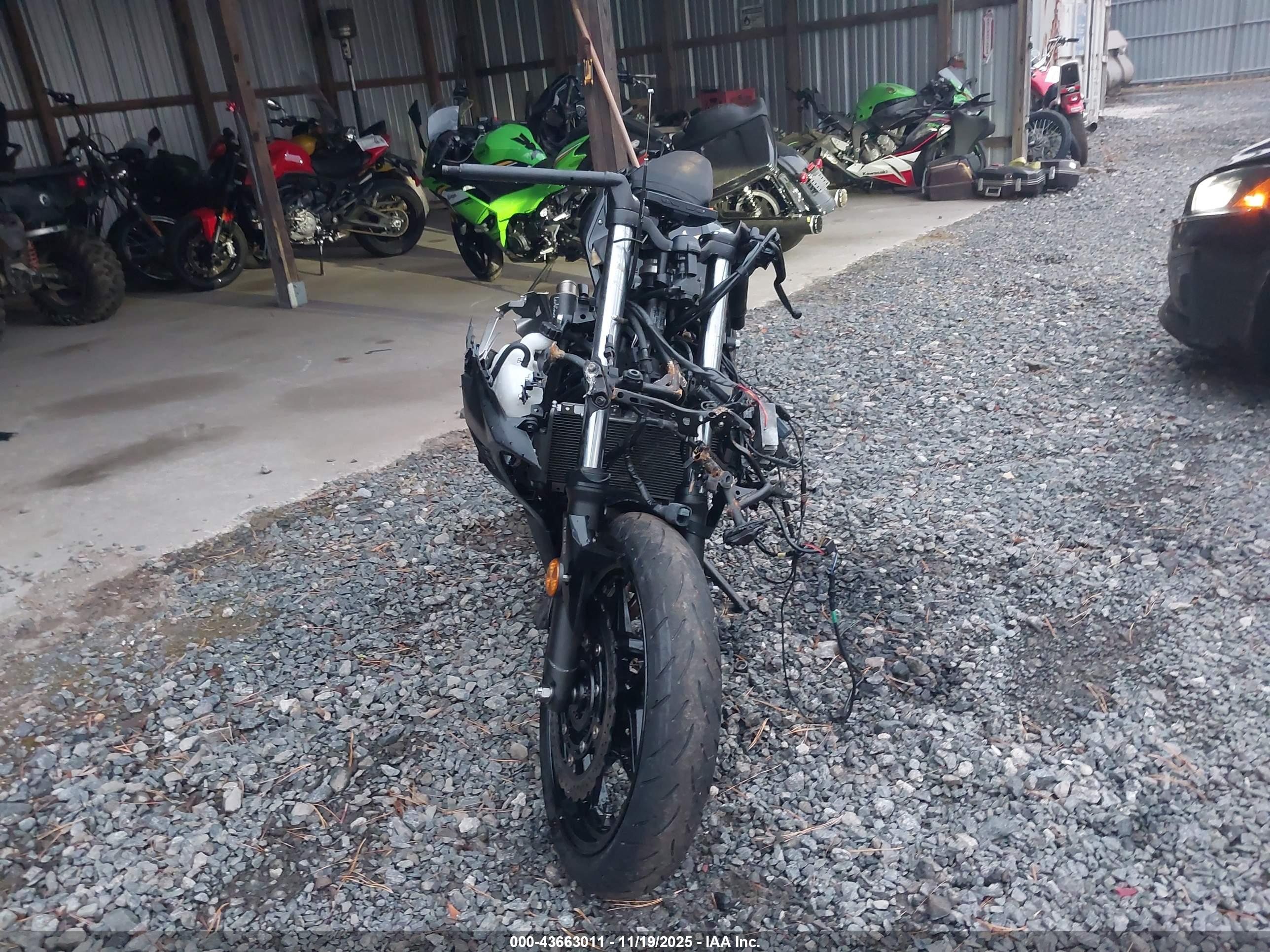 KAWASAKI EX400 image 5