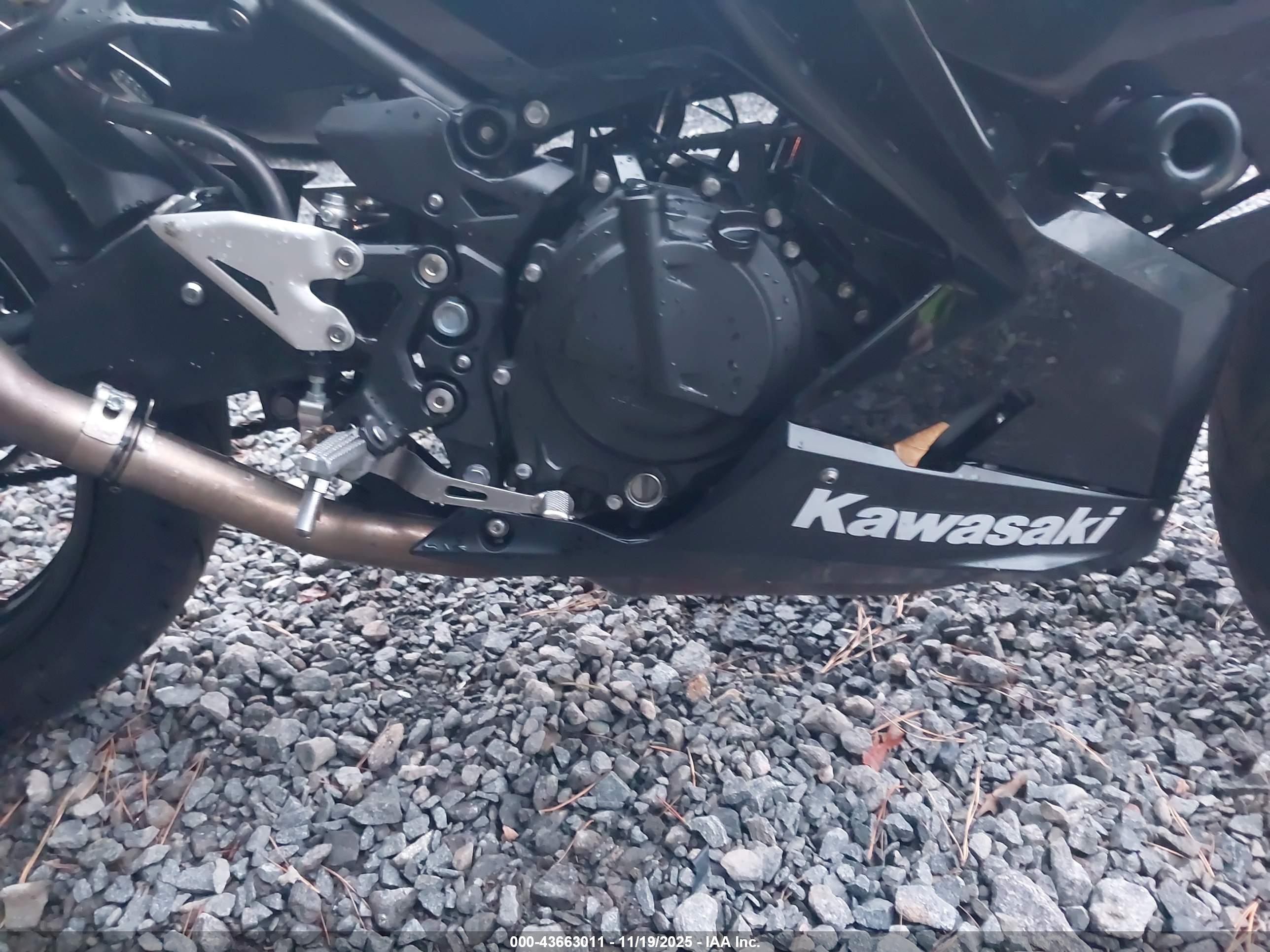 KAWASAKI EX400 image 8