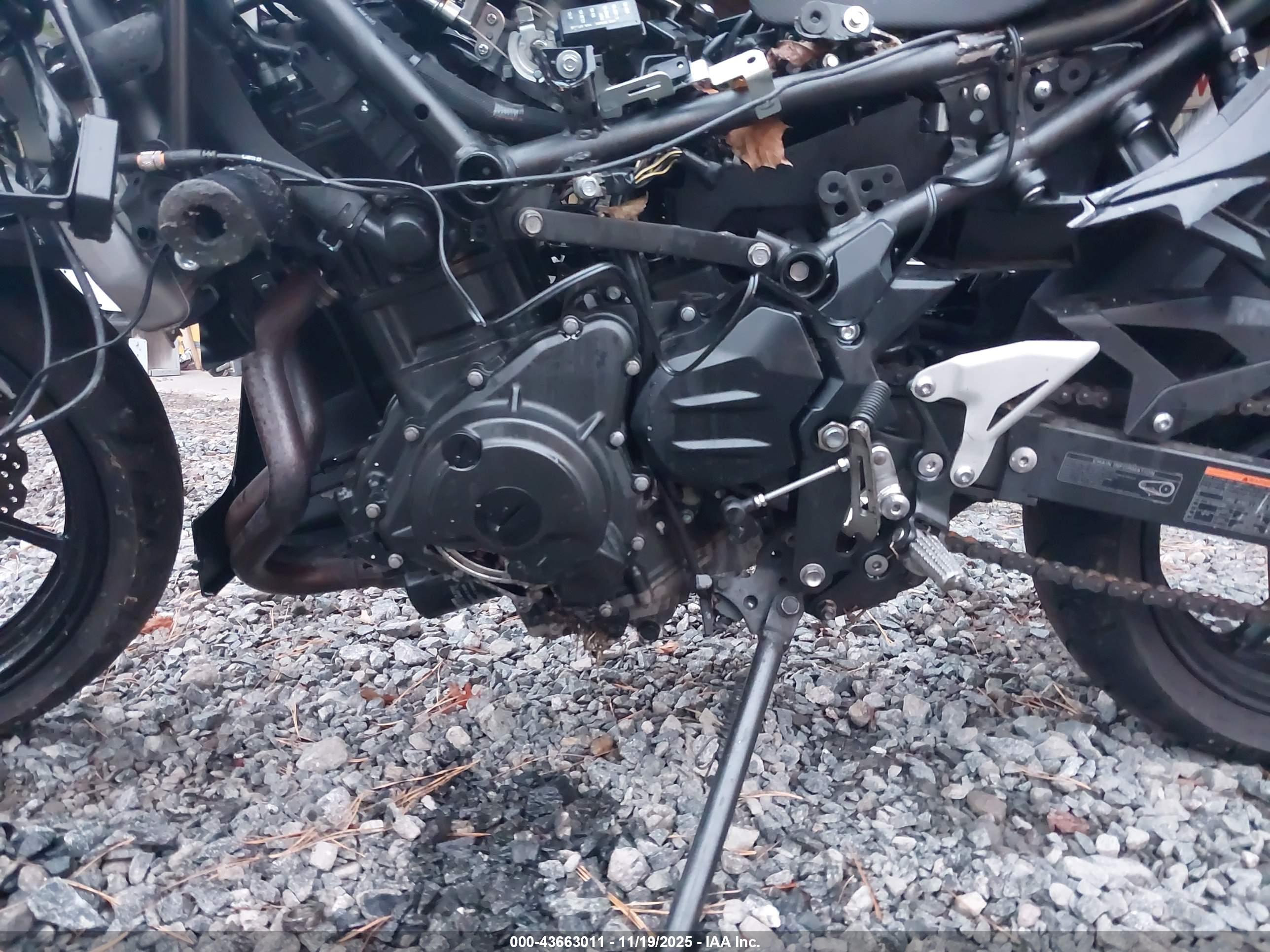 KAWASAKI EX400 image 9