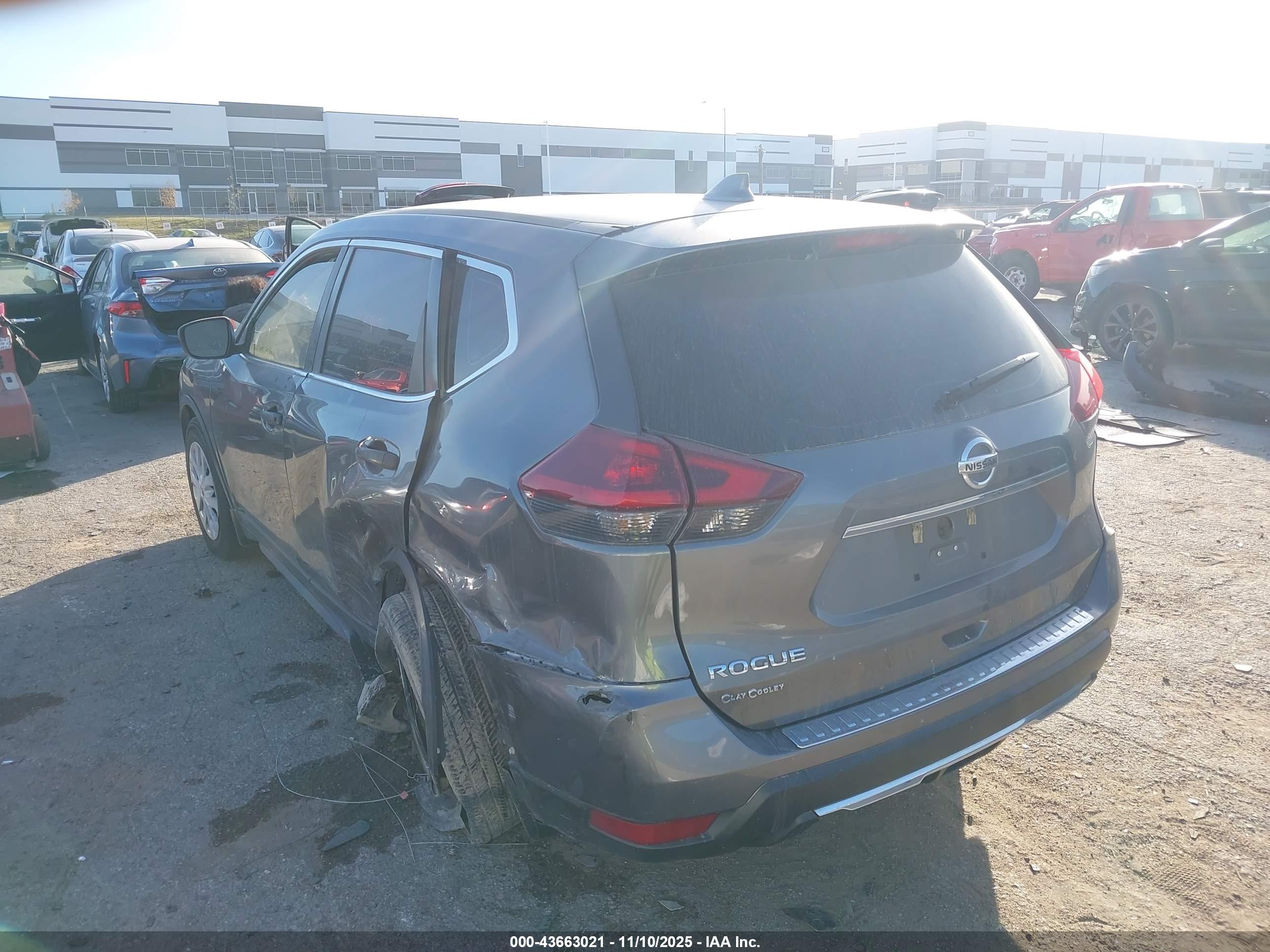 NISSAN ROGUE image 3