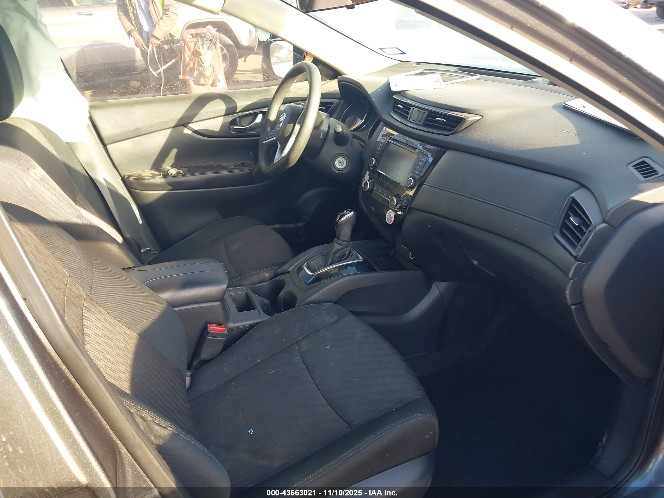 NISSAN ROGUE image 5