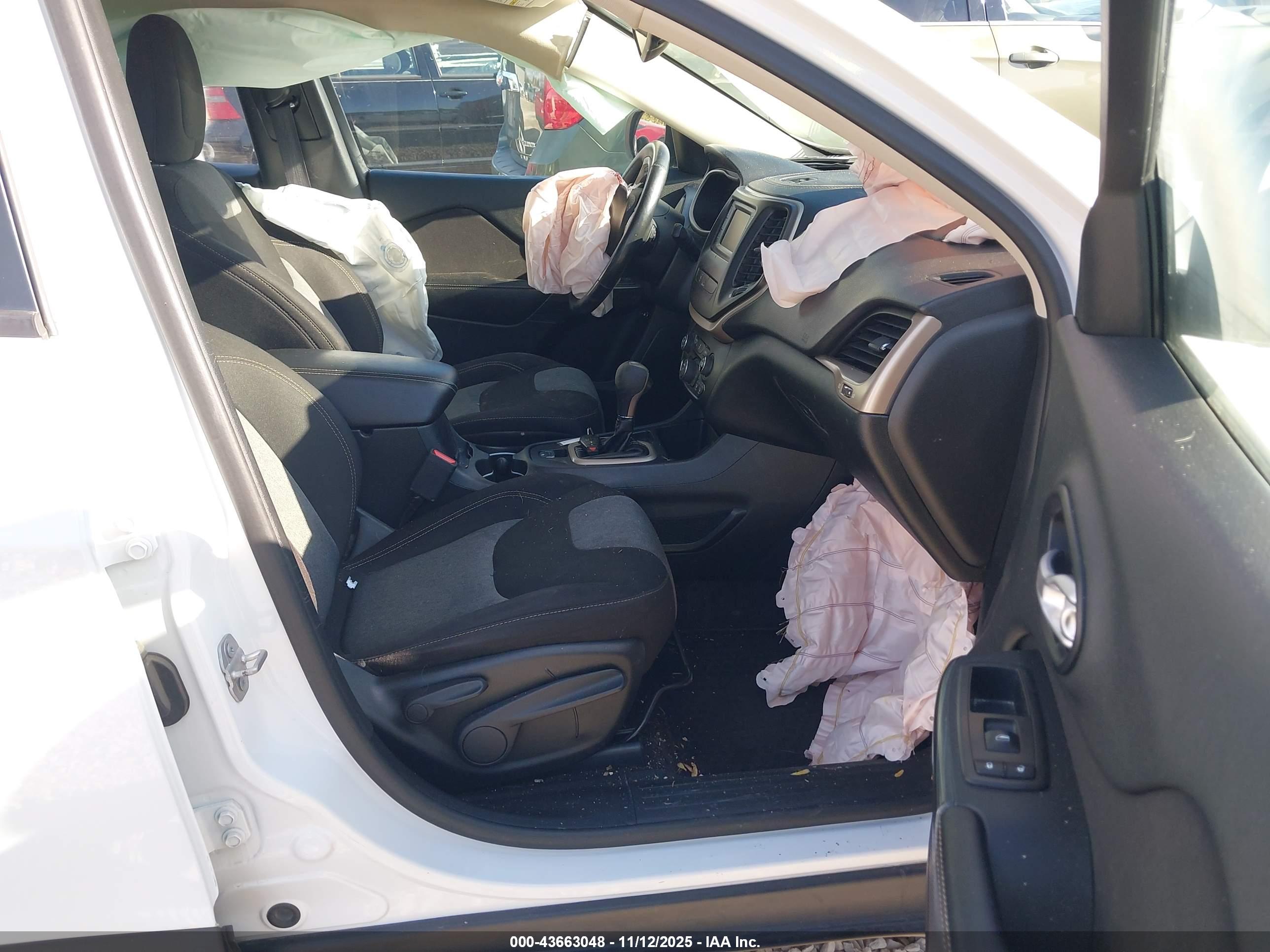 JEEP CHEROKEE image 5
