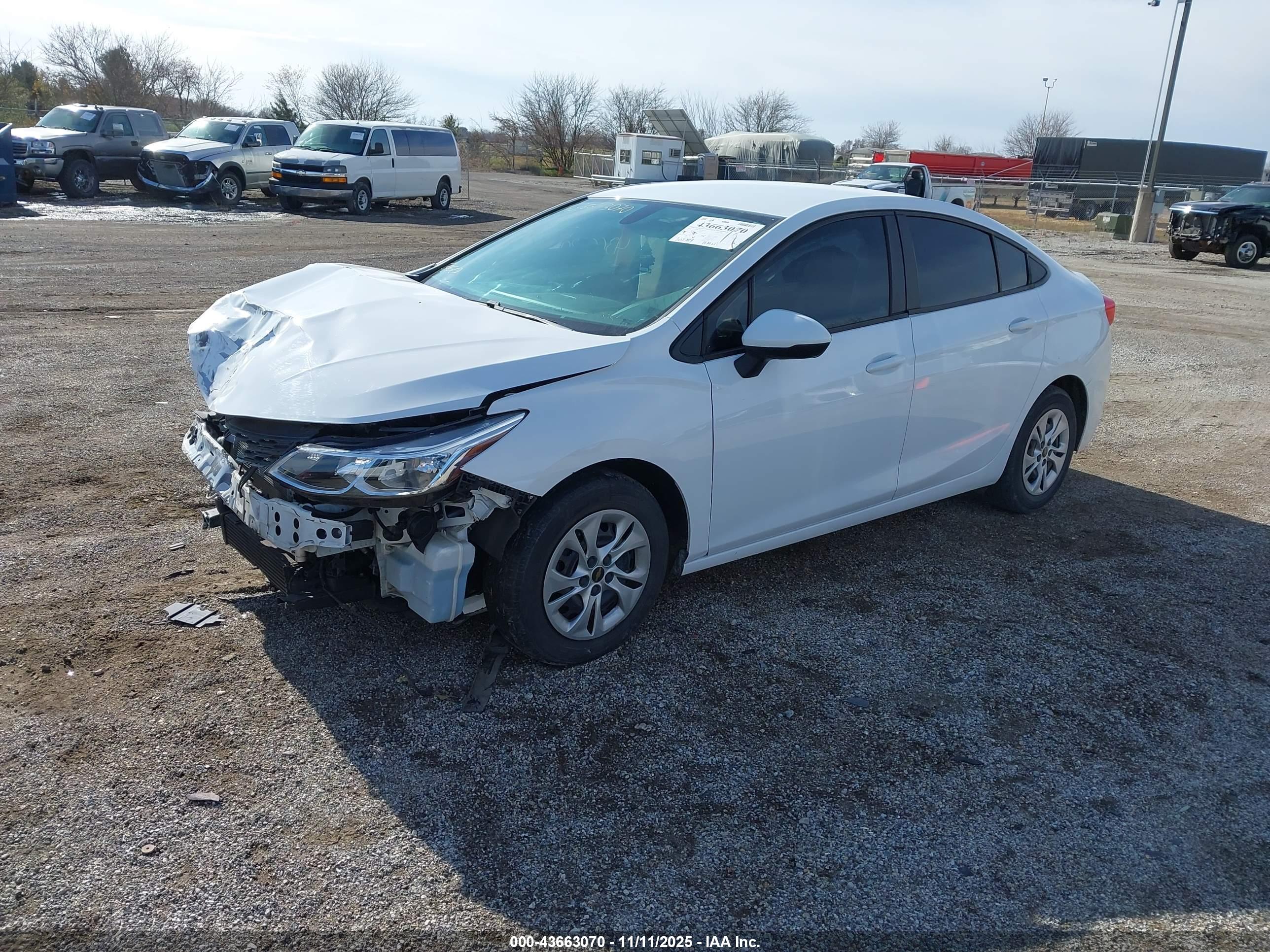CHEVROLET CRUZE image 2