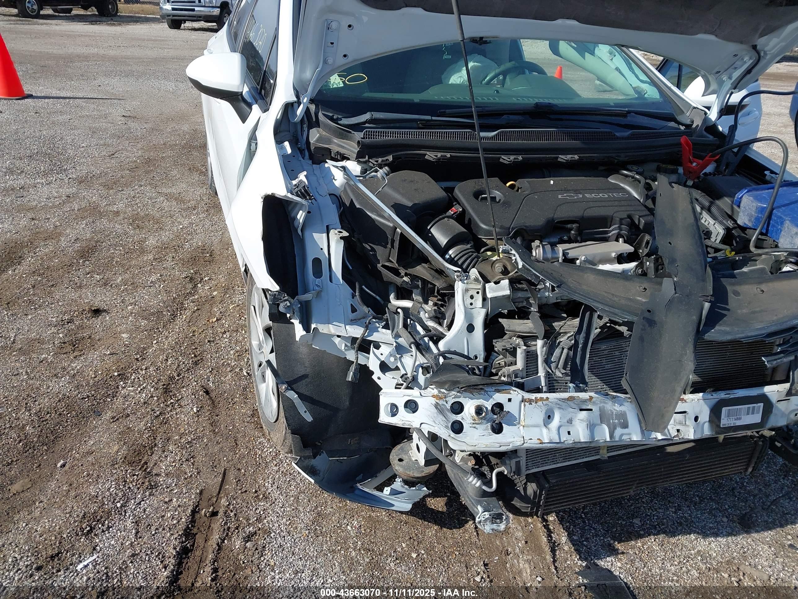 CHEVROLET CRUZE image 6