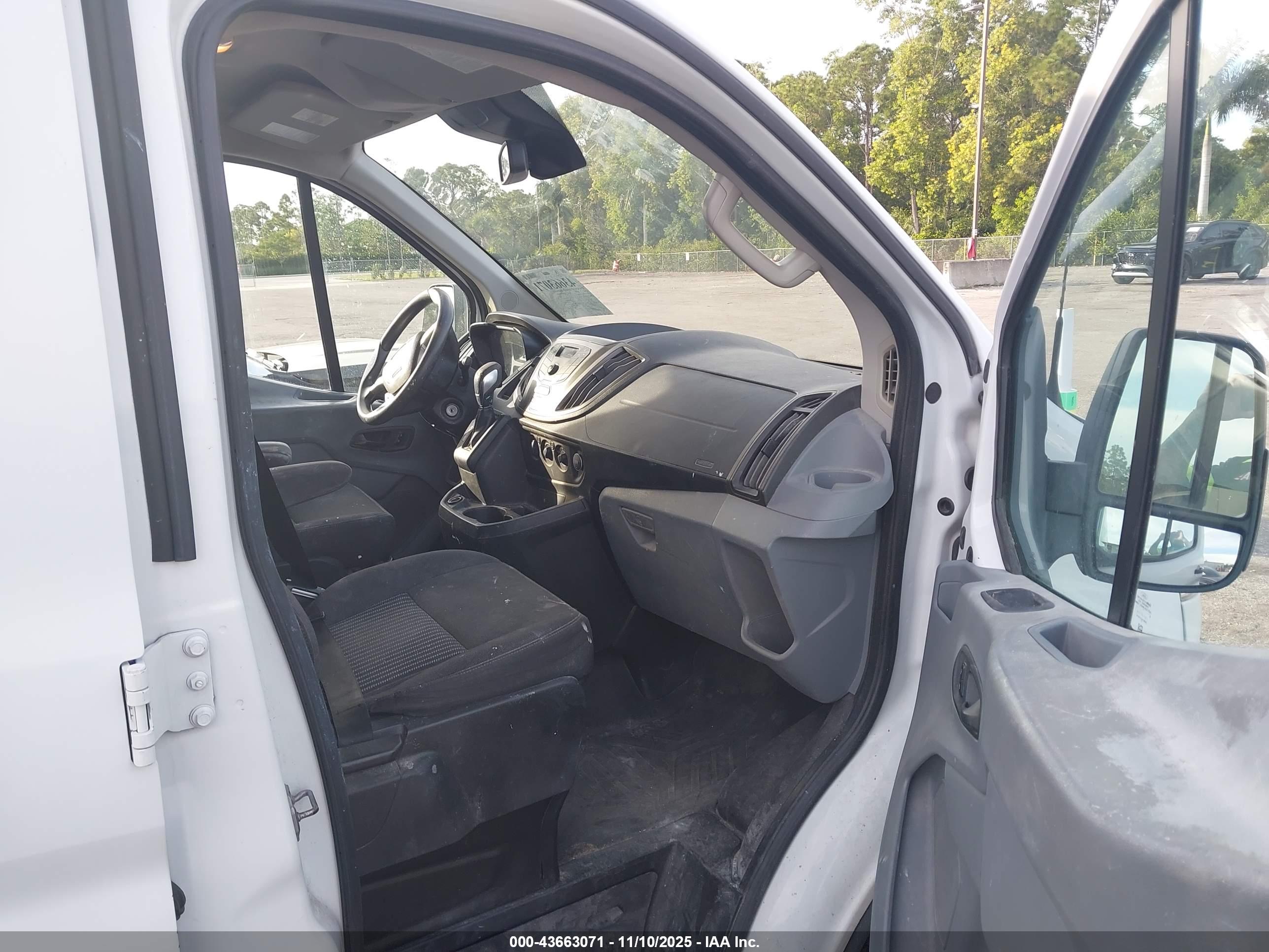 FORD TRANSIT-250 image 5