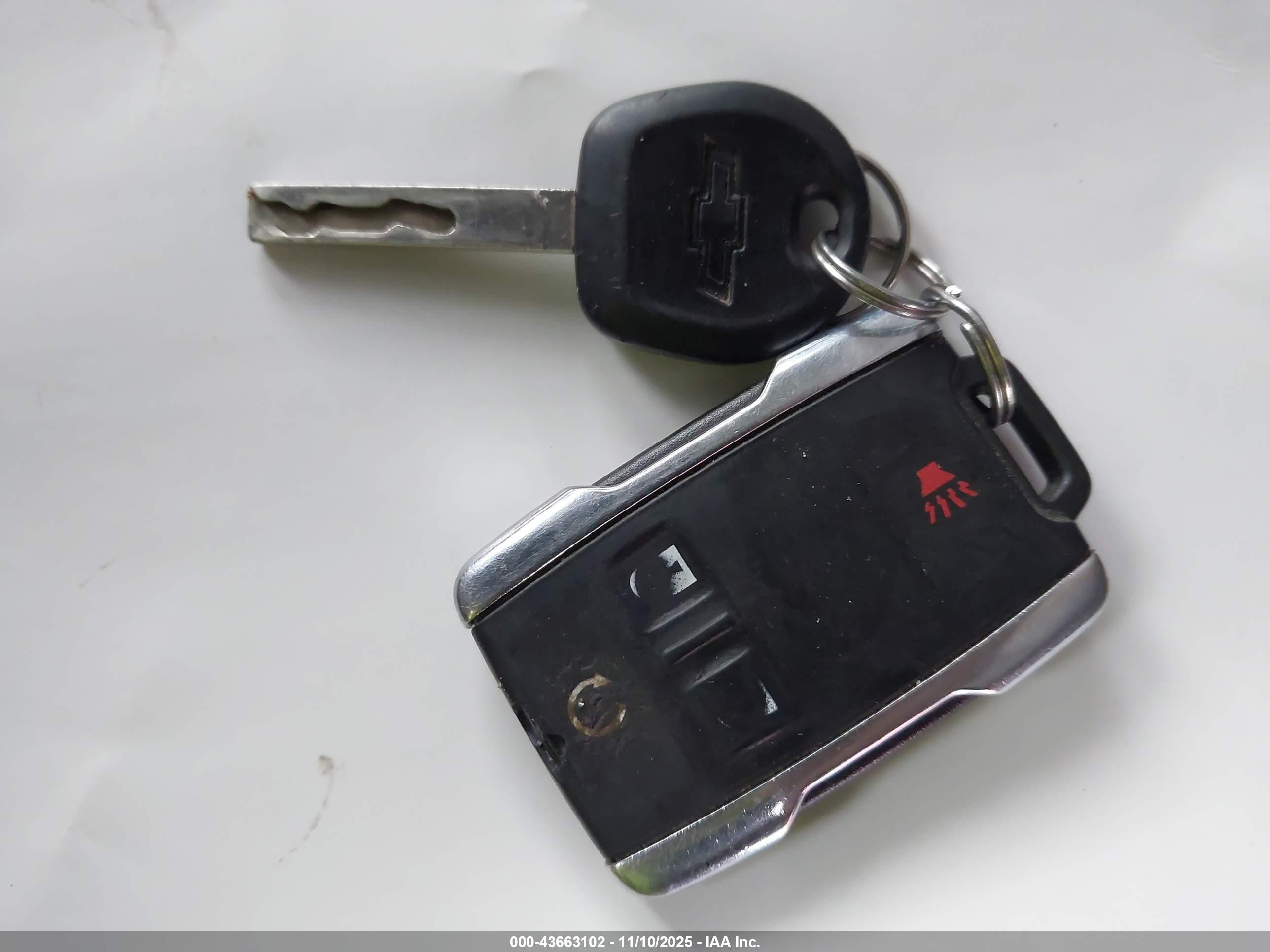 CHEVROLET COLORADO image 11