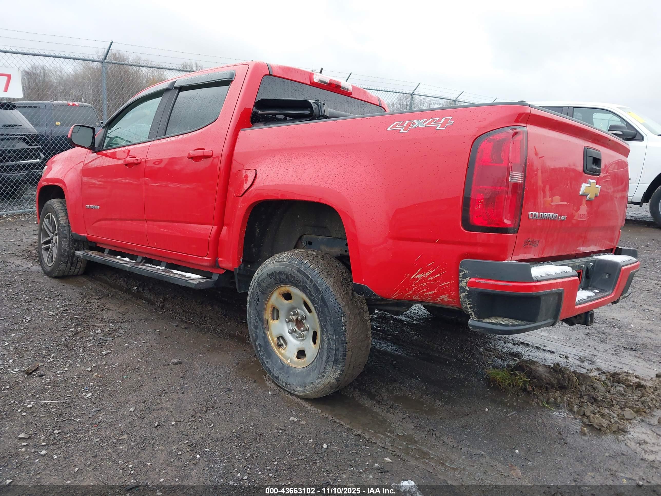 CHEVROLET COLORADO image 3