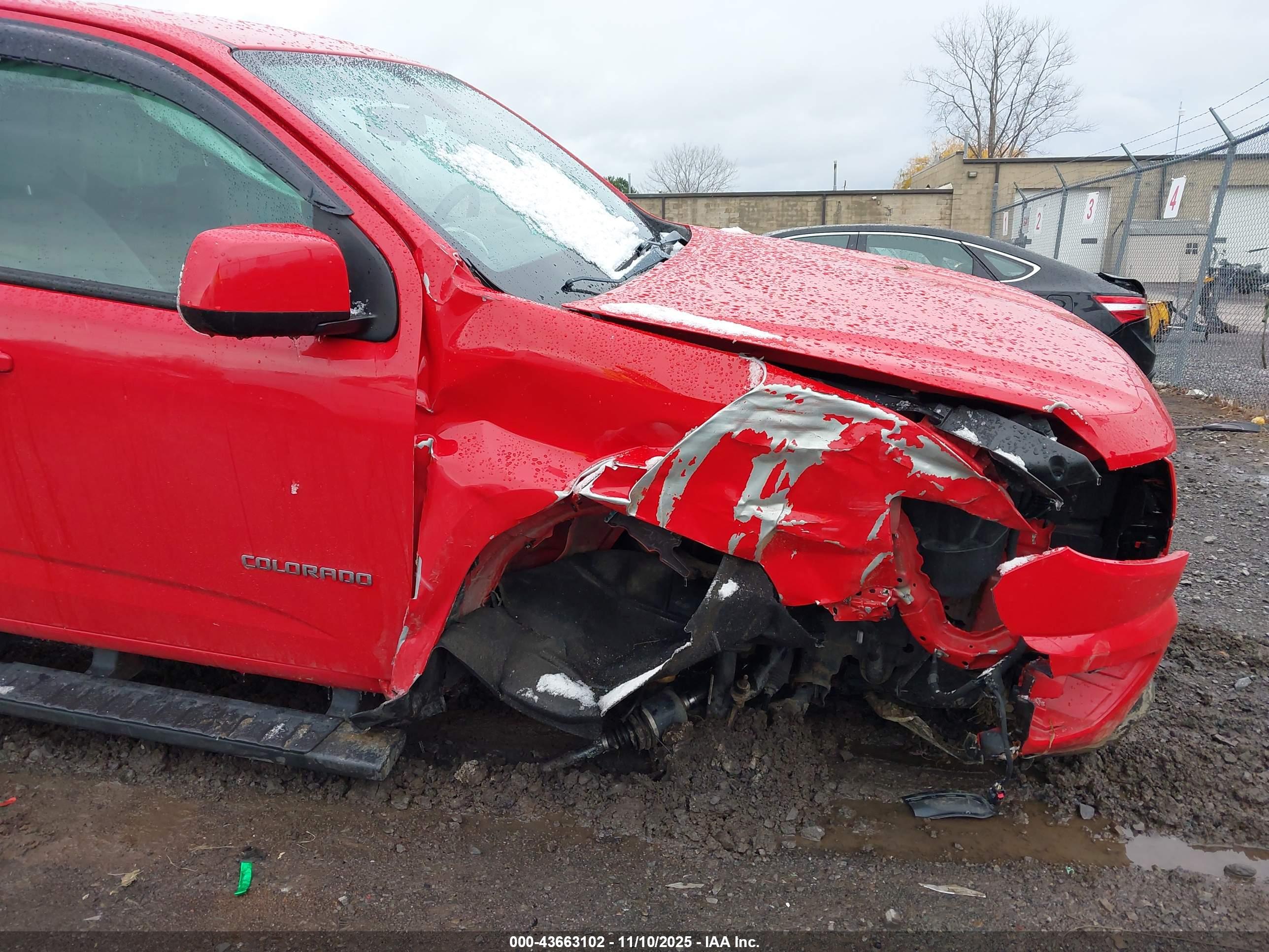 CHEVROLET COLORADO image 6