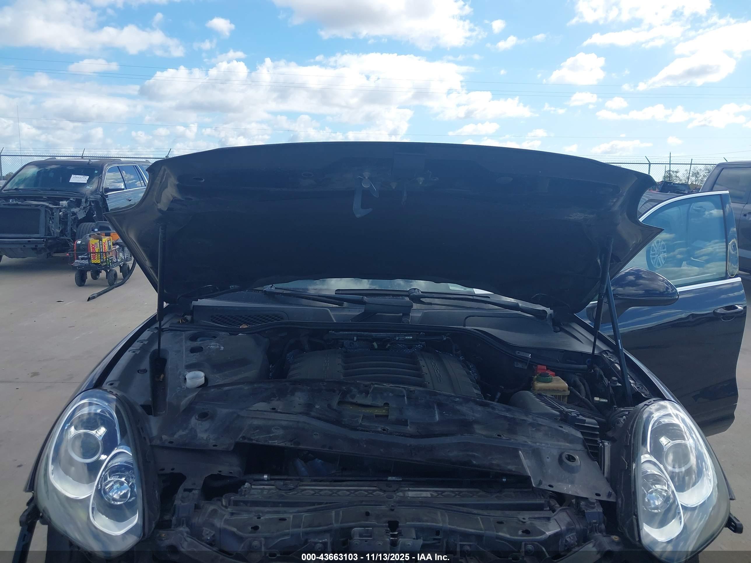 PORSCHE CAYENNE image 10