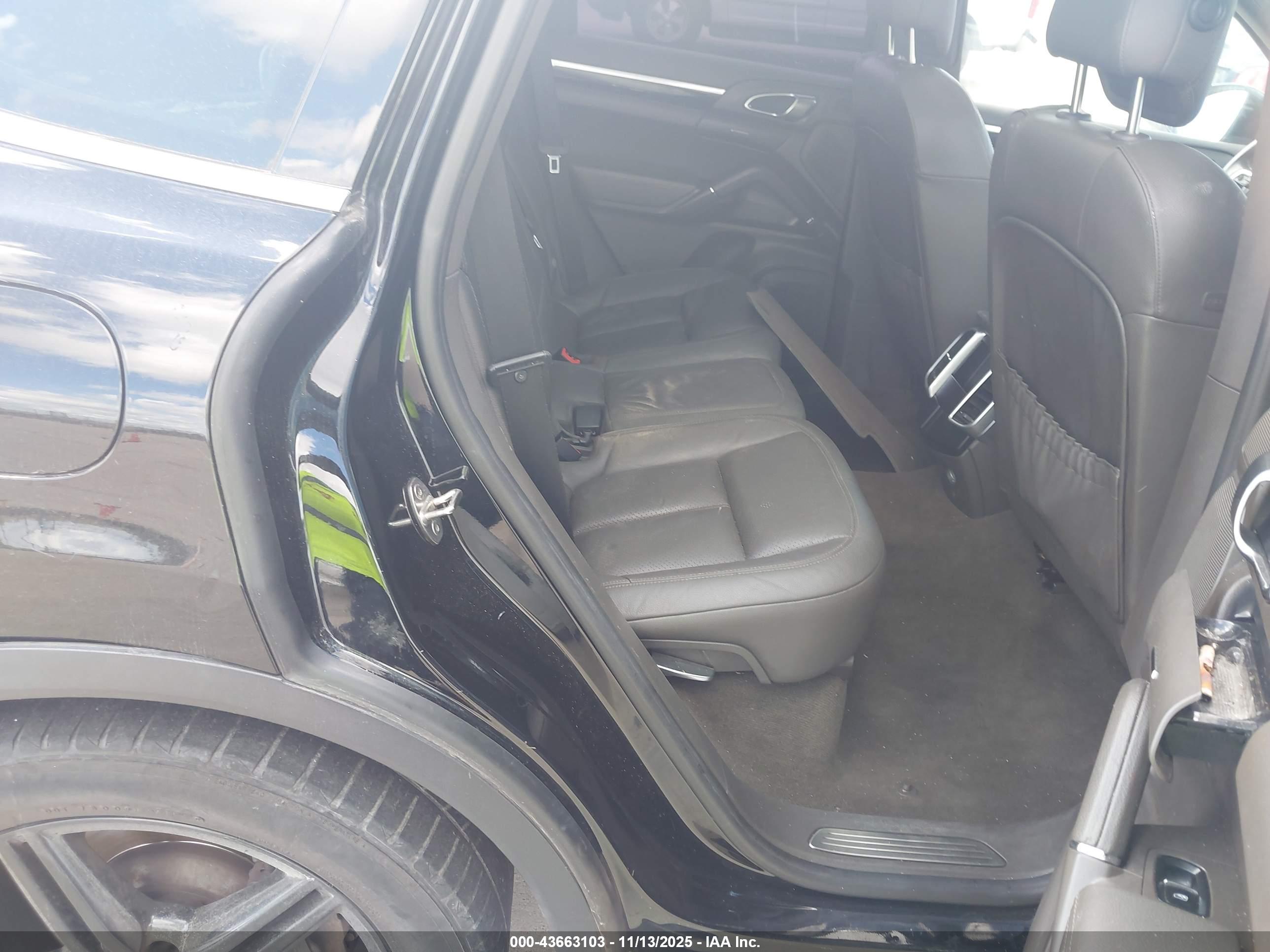 PORSCHE CAYENNE image 8
