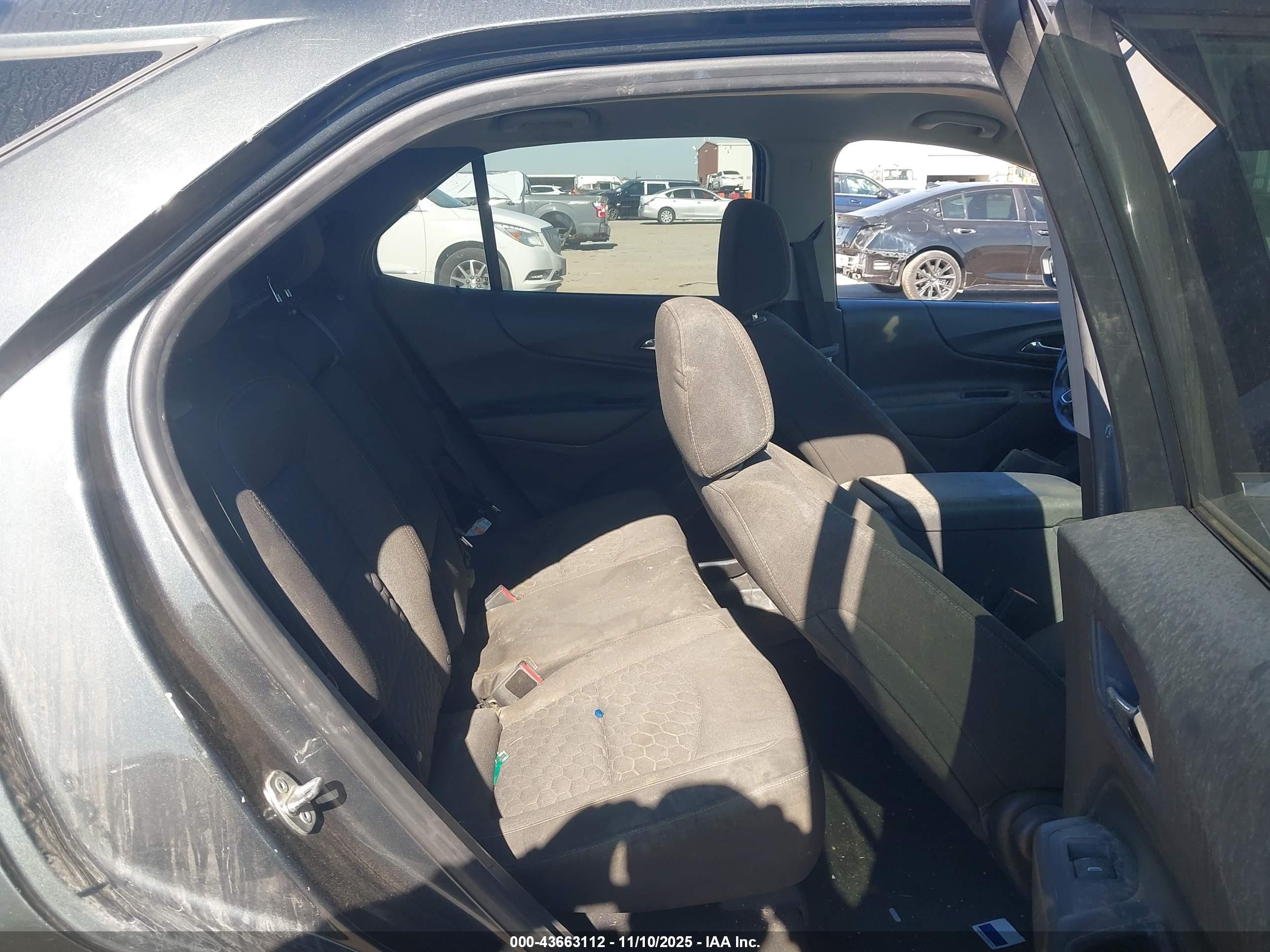 CHEVROLET EQUINOX image 8