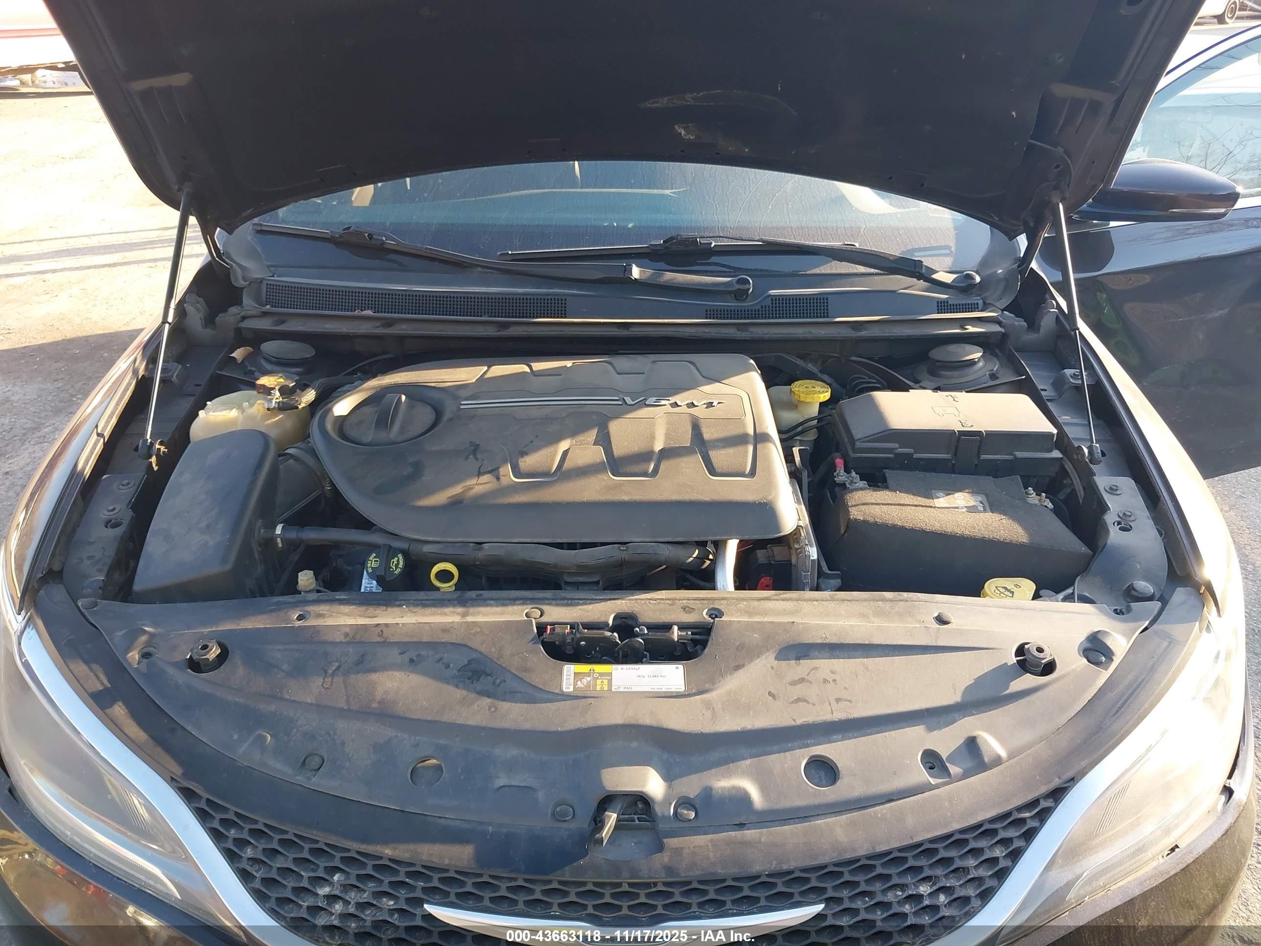 CHRYSLER 200 image 10
