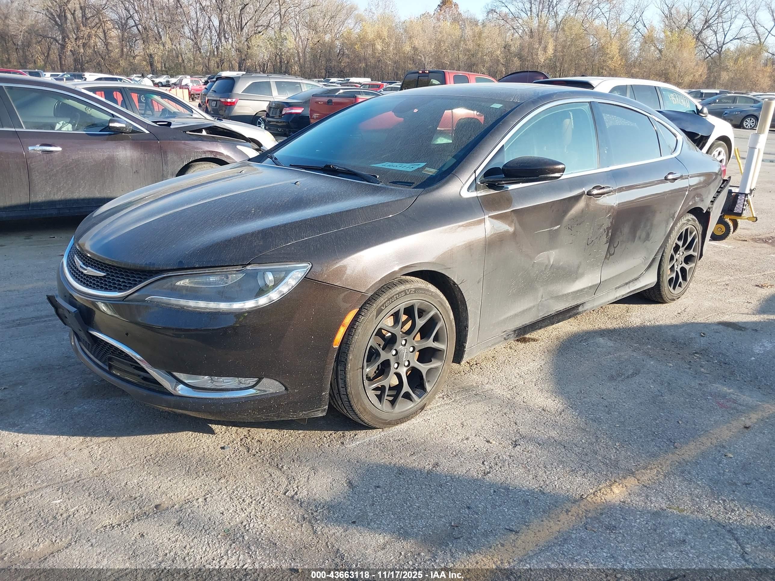 CHRYSLER 200 image 2