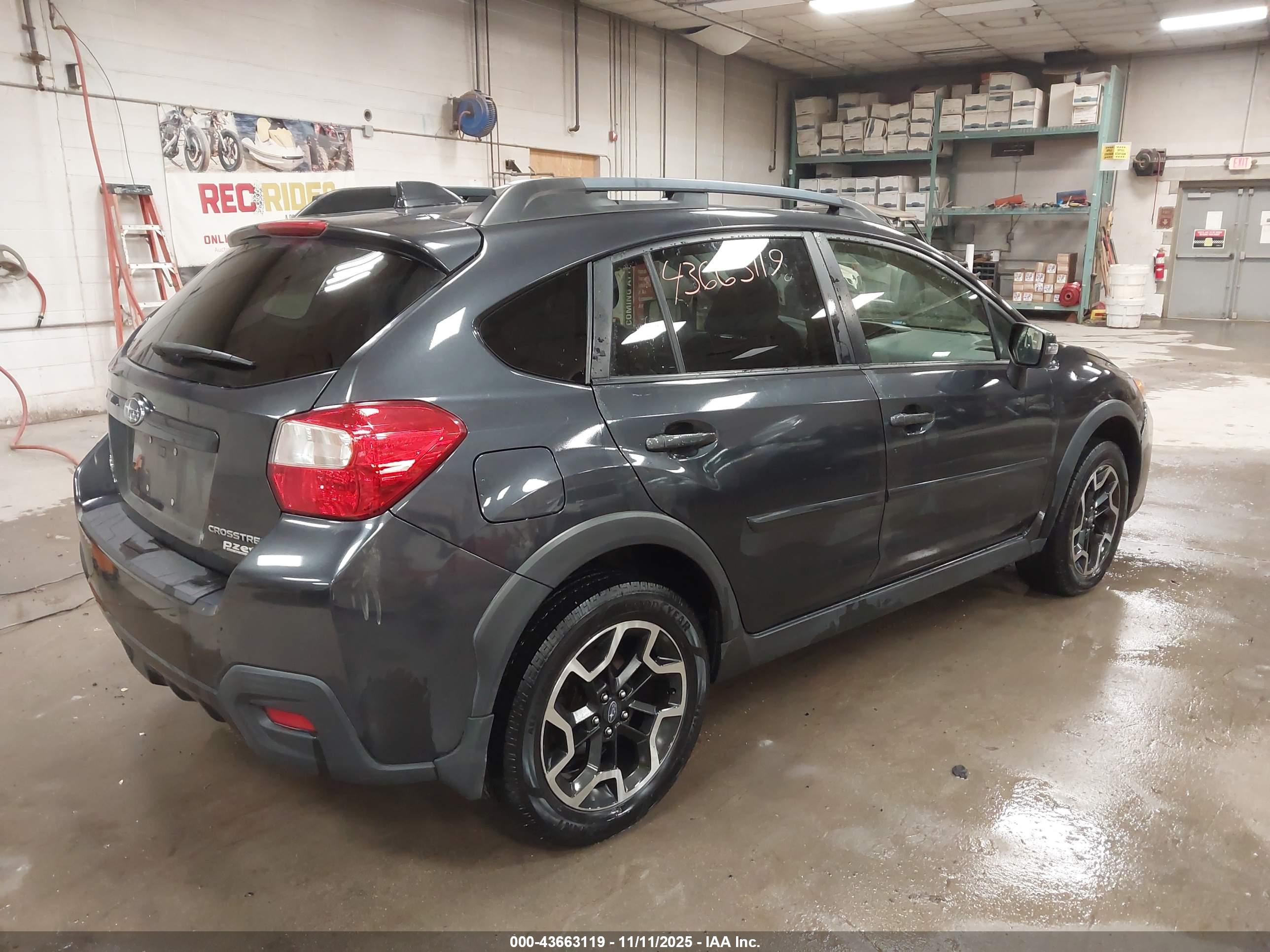 SUBARU CROSSTREK image 4