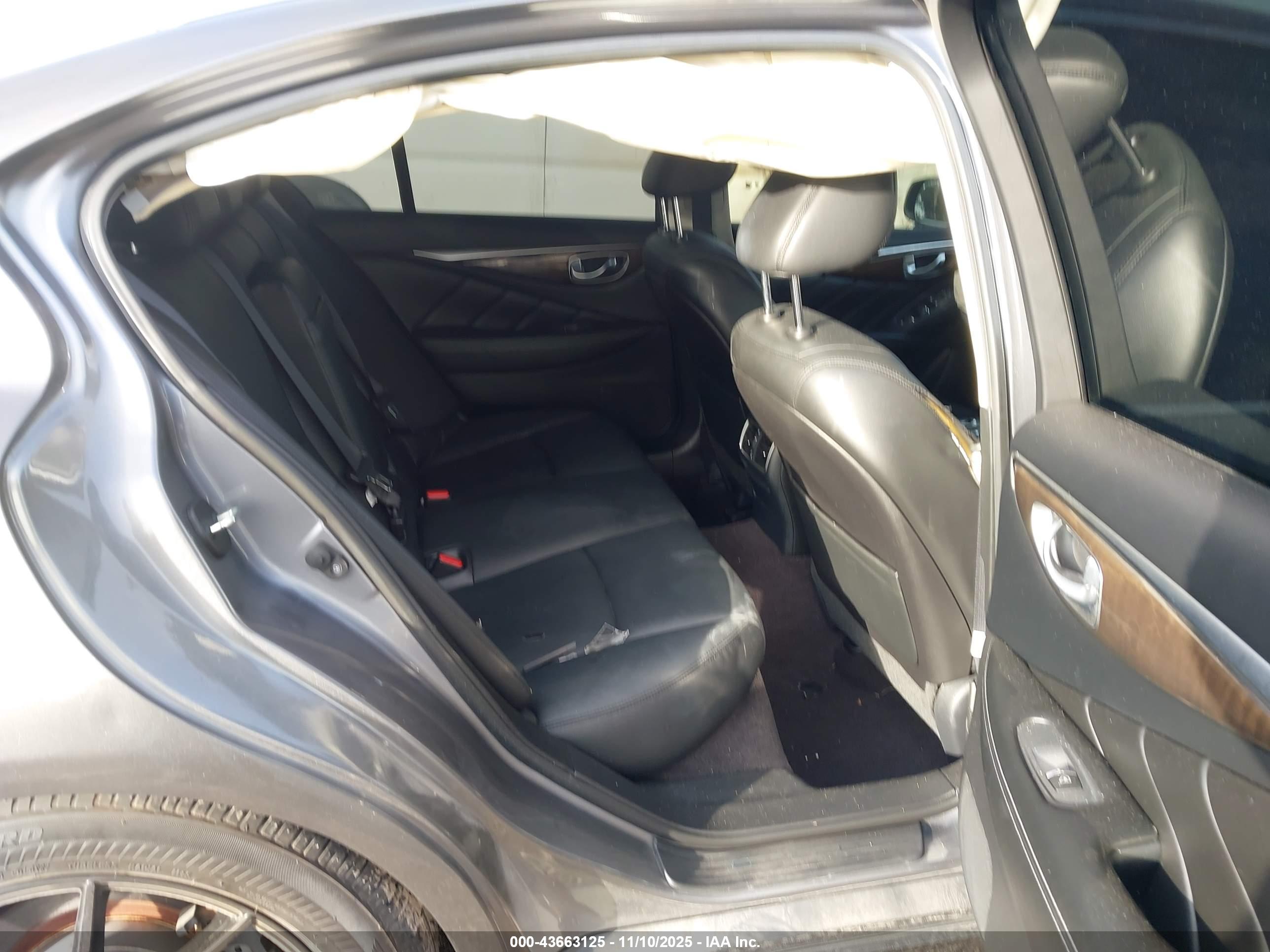 INFINITI Q50 image 8